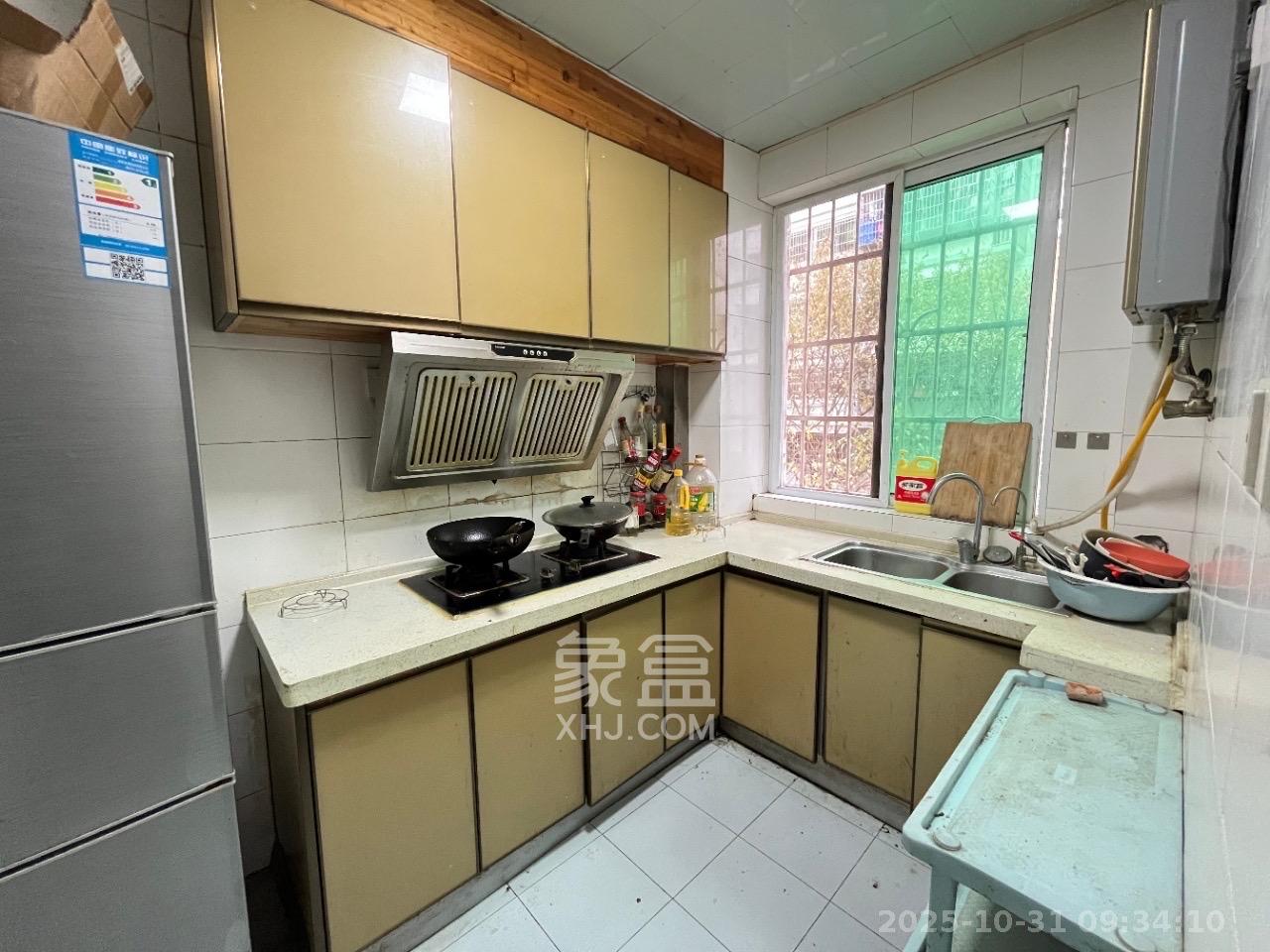 恩瑞麓山名园（龙王港小区）  3室2厅2卫    2300.0元/月室内图