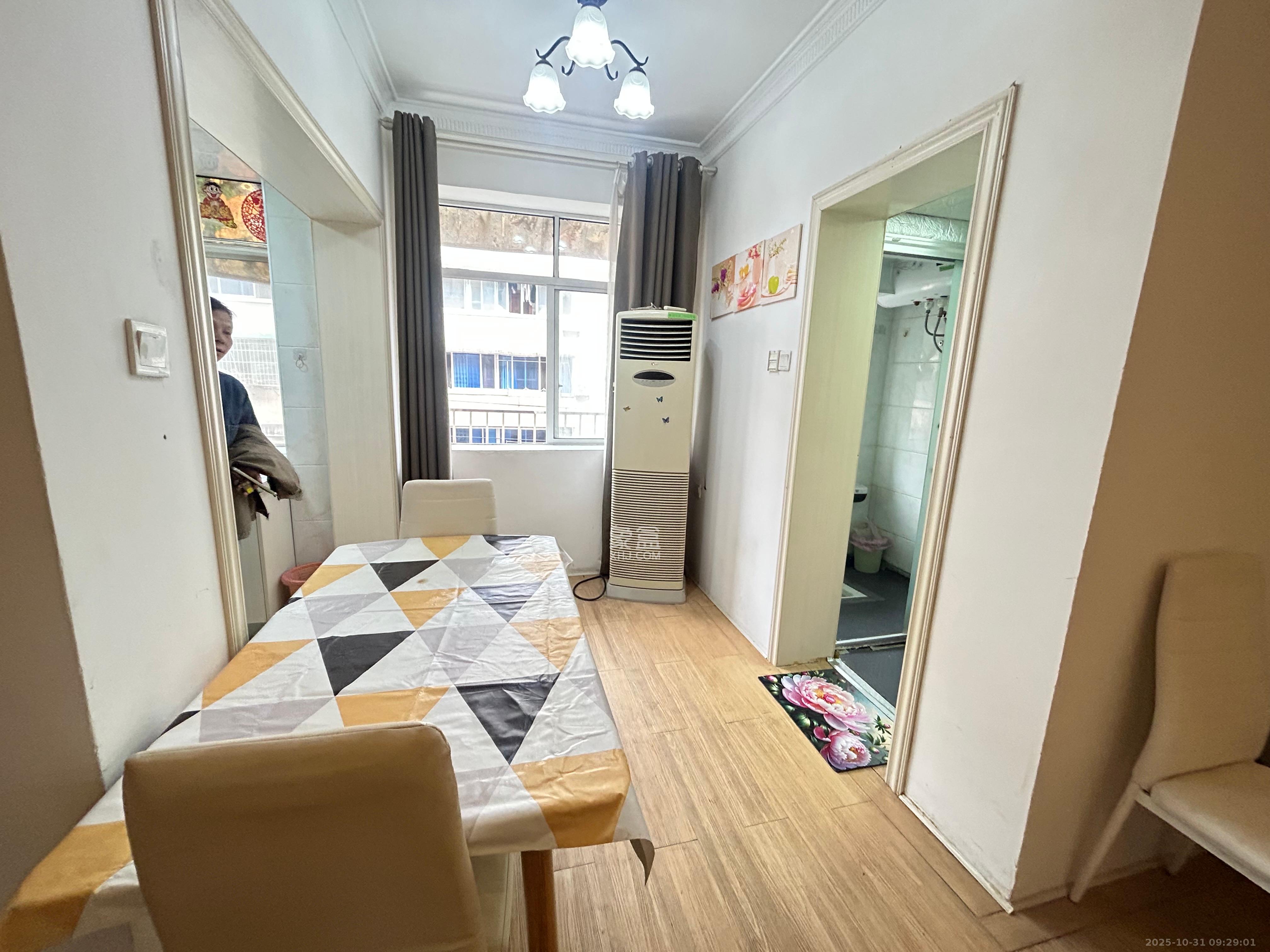 南园小区  2室2厅1卫    1700.0元/月室内图