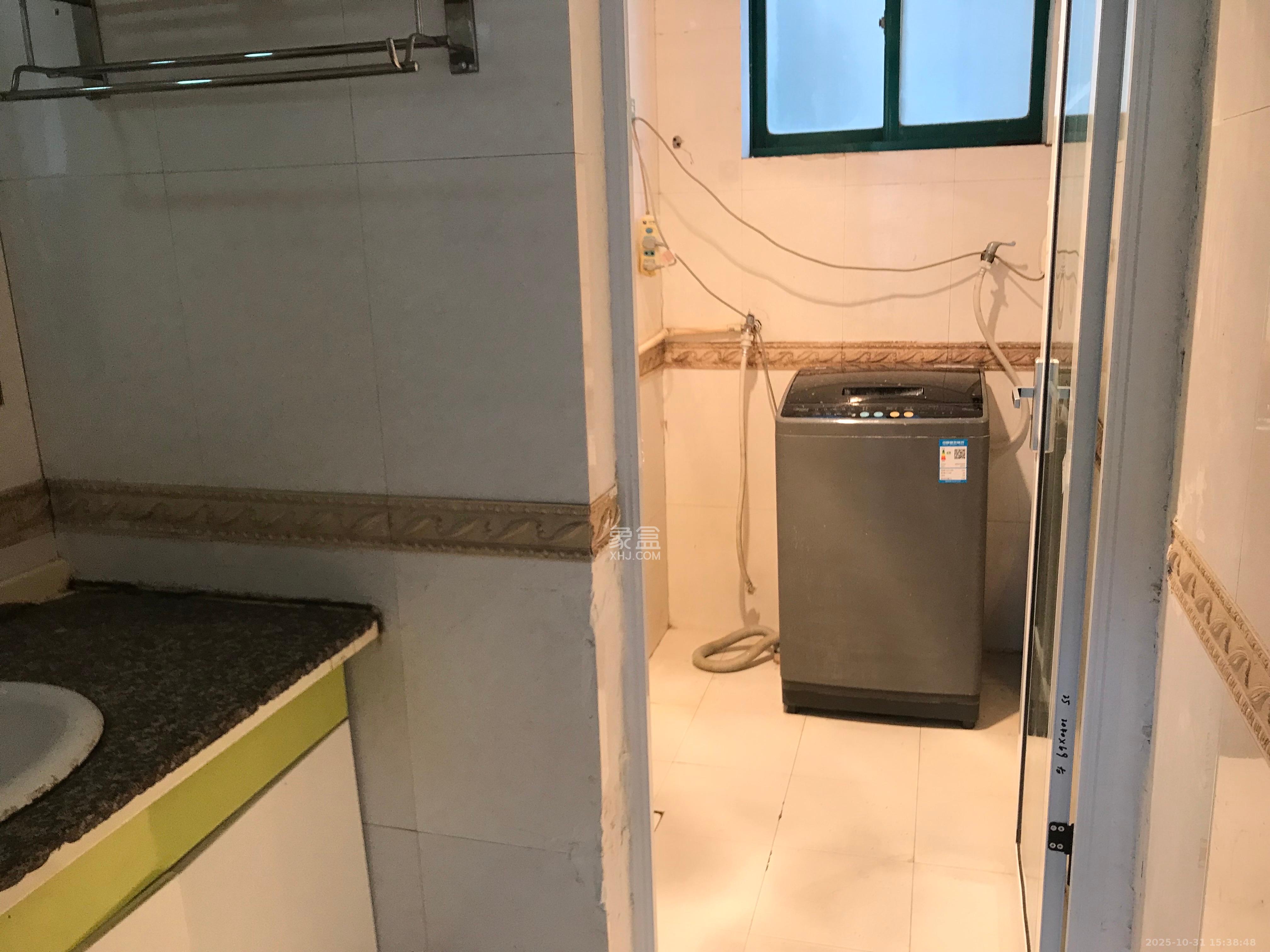 明城公寓  4室2厅2卫    2500.0元/月室内图