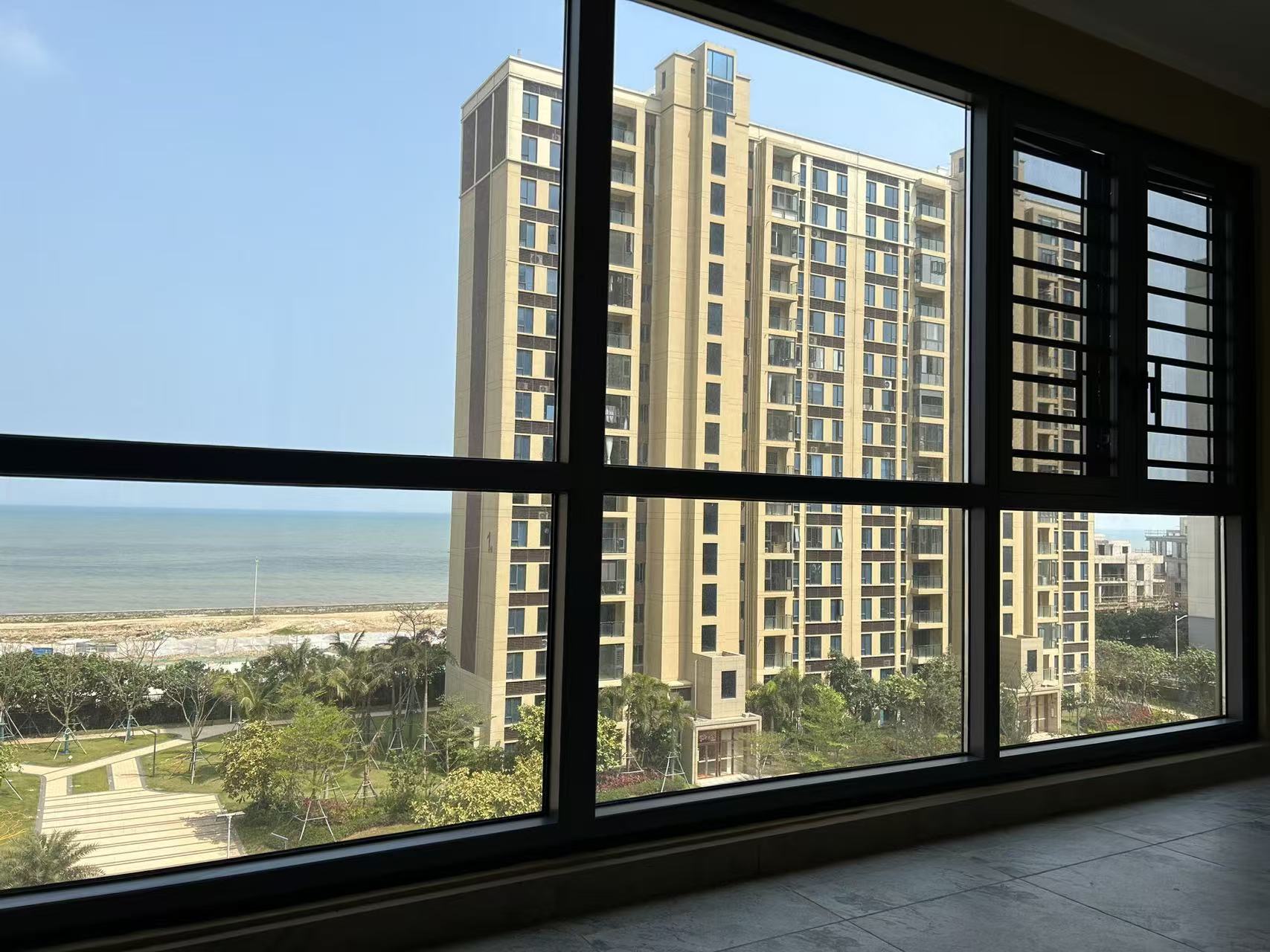 碧桂园中央半岛  4室2厅2卫    270.0万客厅