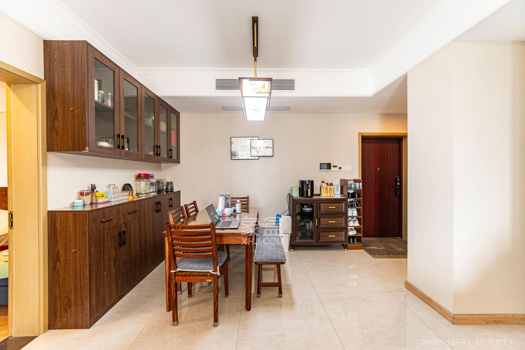 运达锦绣广场  3室2厅1卫    130.0万客厅