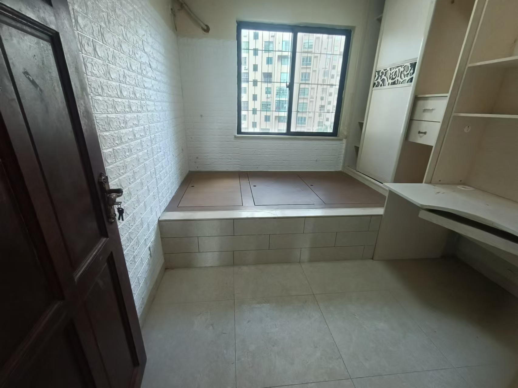 江畔人家  3室2厅2卫    2800.0元/月 江畔人家  3室2厅2卫    2800.0元/月室内图