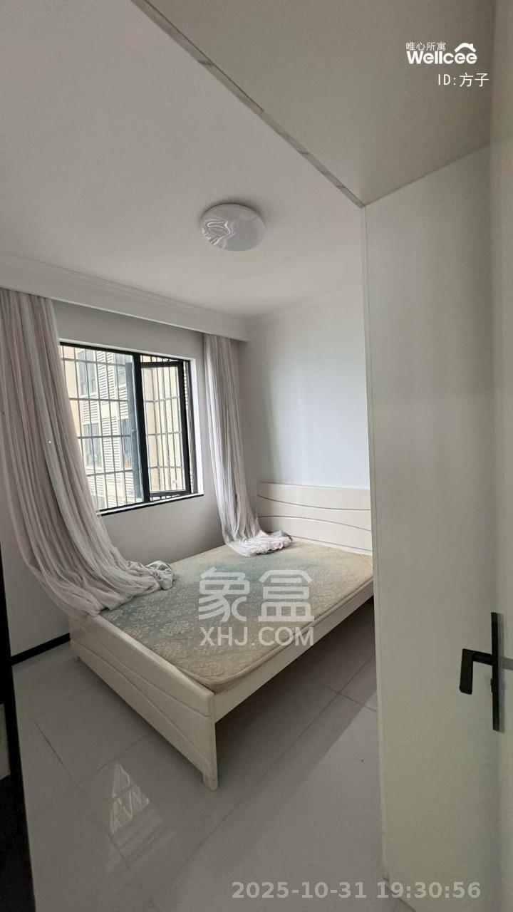 星发东宸花园  2室2厅1卫    1700.0元/月 星发东宸花园  2室2厅1卫    1700.0元/月室内图