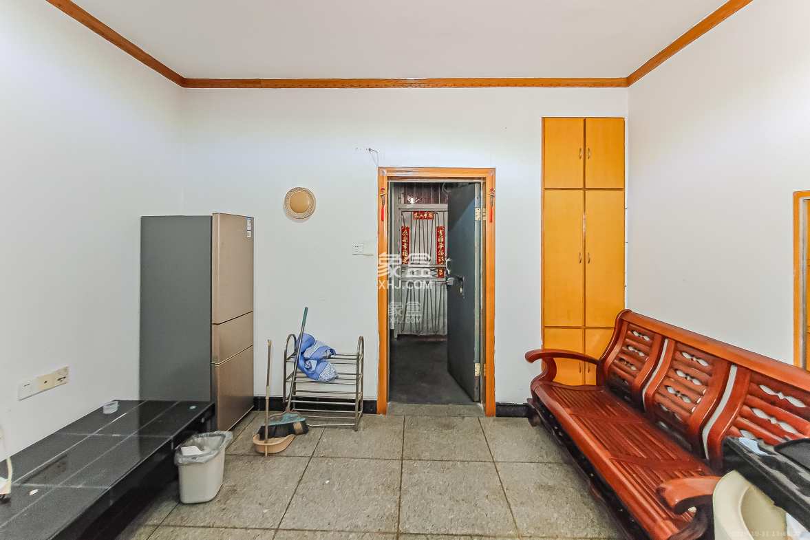 南门口散盘 2室1厅1卫 45.0万 南门口散盘 2室1厅1卫 45.0万客厅