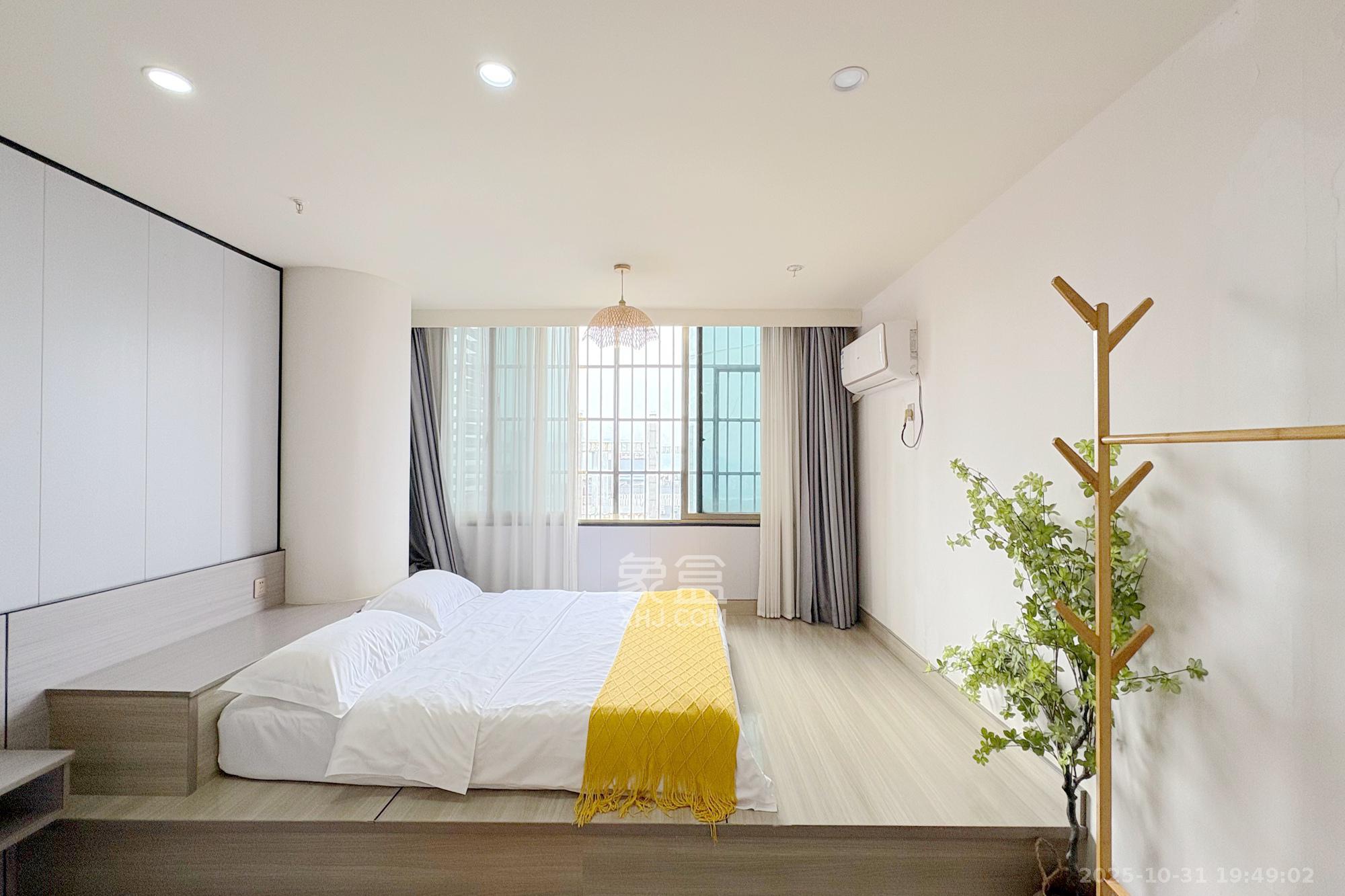 锦绣中环  1室1厅1卫    48.0万客厅