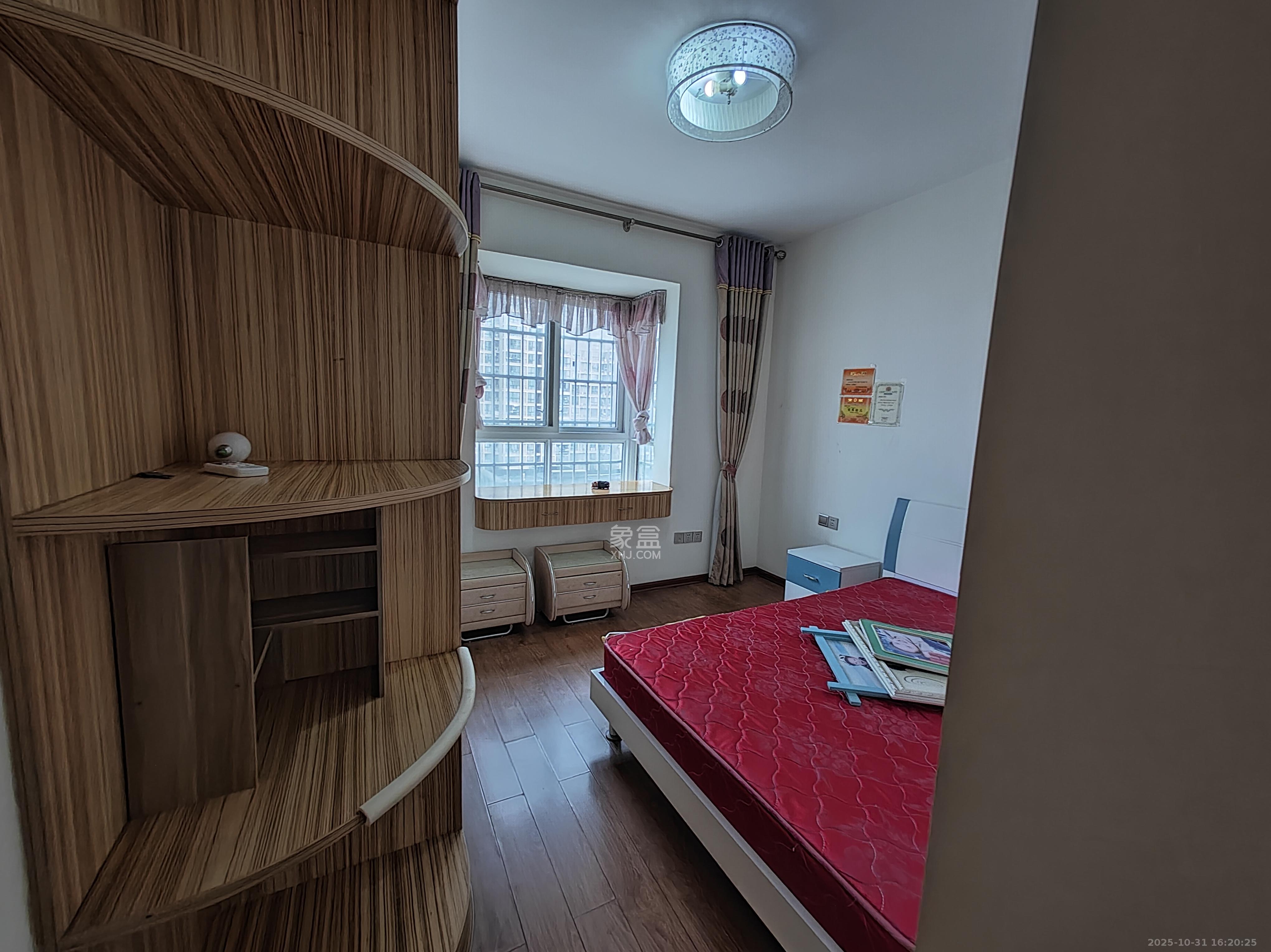 博雅湘水湾  3室2厅2卫    1800.0元/月室内图