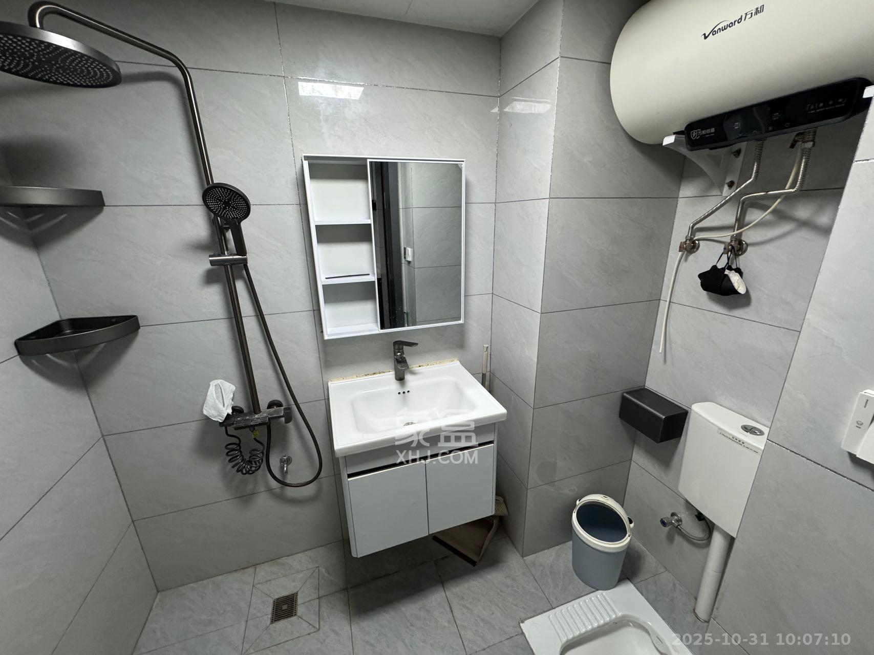 龙湖铂金岛  1室1厅1卫    1800.0元/月 龙湖铂金岛  1室1厅1卫    1800.0元/月室内图