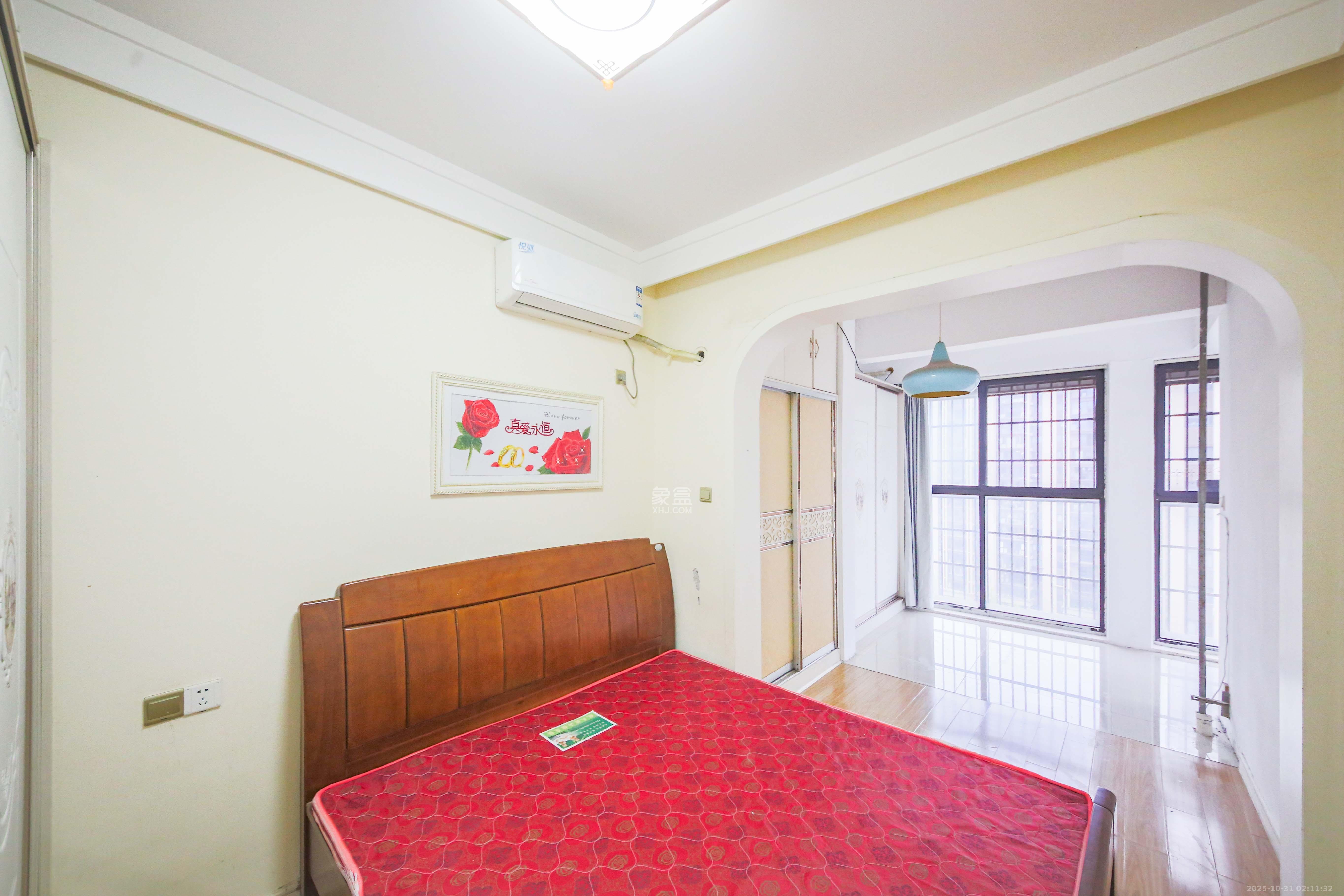 奥林匹克花园贡院三期 4室2厅2卫 118.0万 奥林匹克花园贡院三期 4室2厅2卫 118.0万卧室