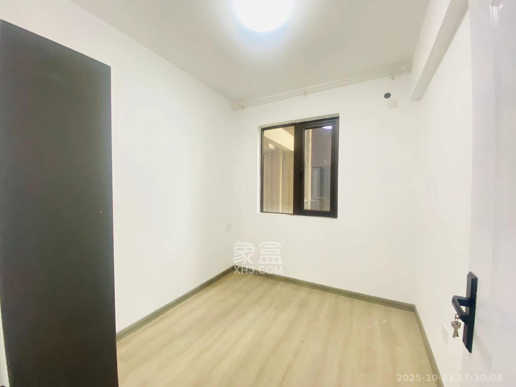 保利大都汇四期  4室2厅2卫    4500.0元/月室内图