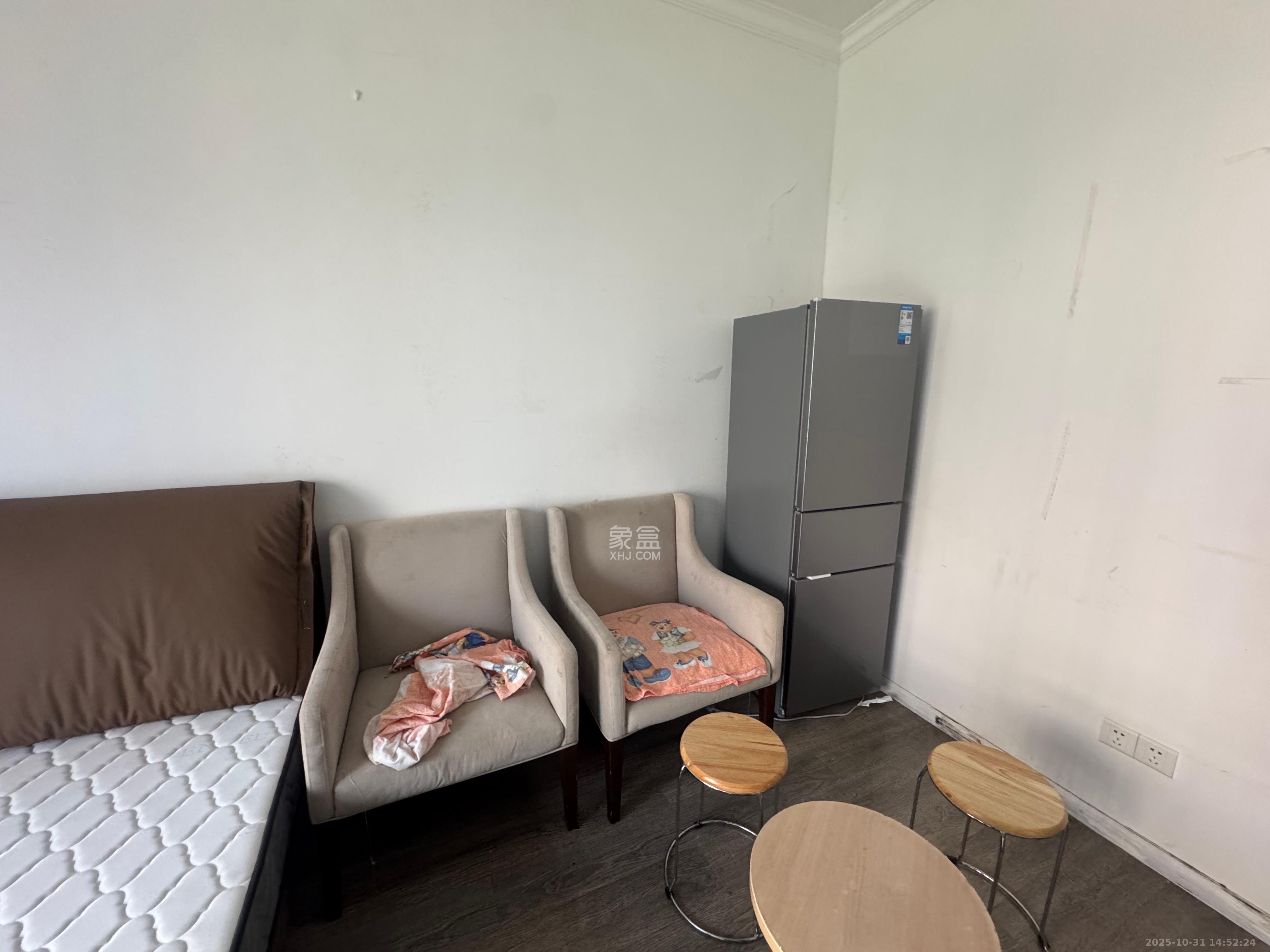 梅溪鑫苑名家  1室1厅1卫    1200.0元/月室内图