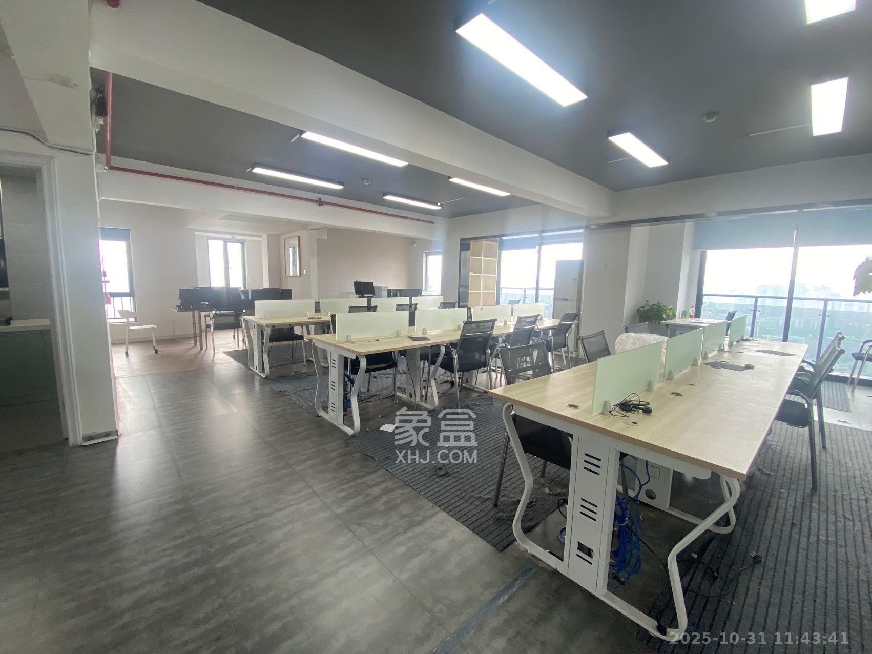 达美D6区  4室2厅2卫    4000.0元/月室内图