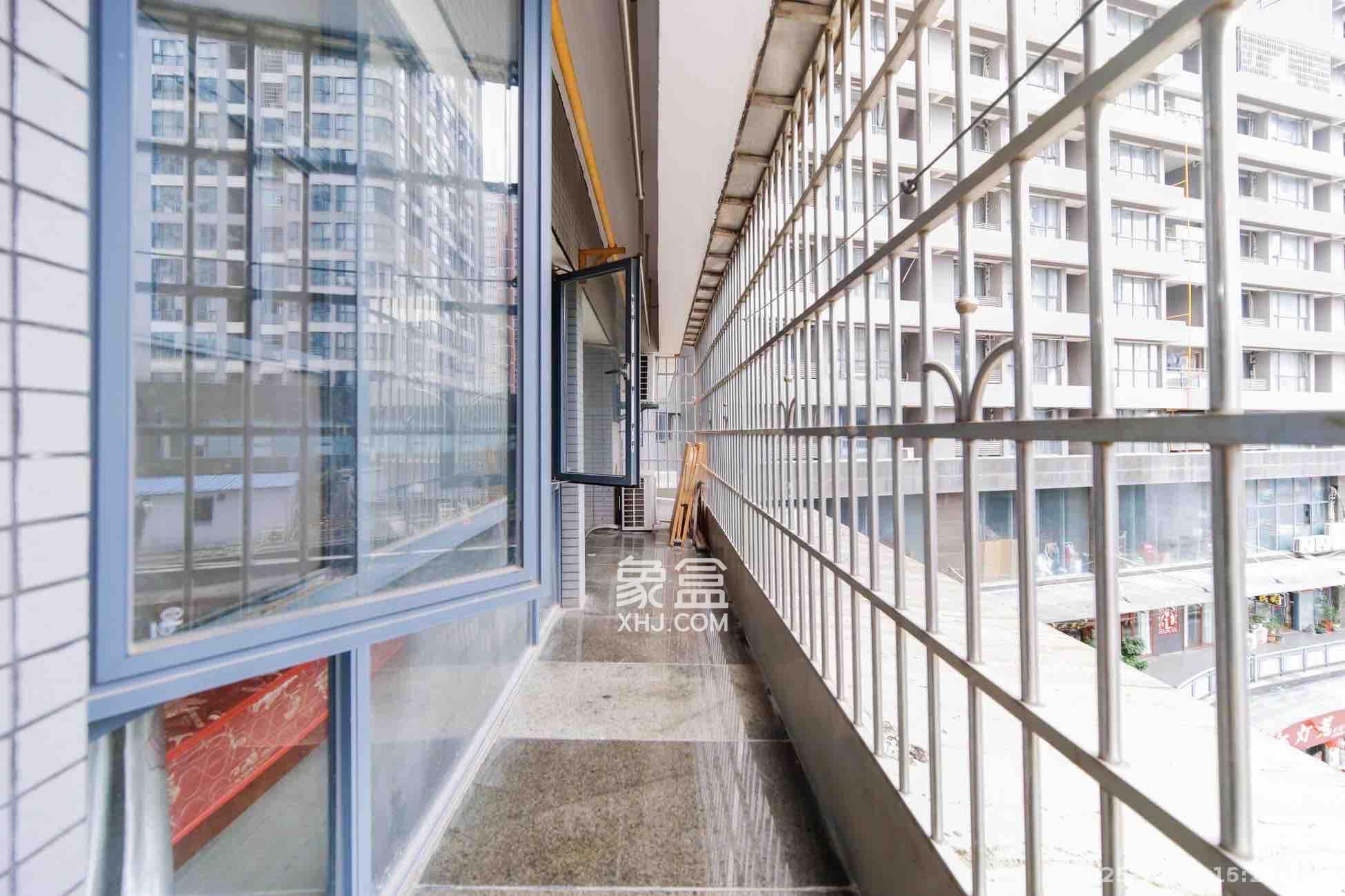 亚商国际  1室1厅1卫    1800.0元/月室内图