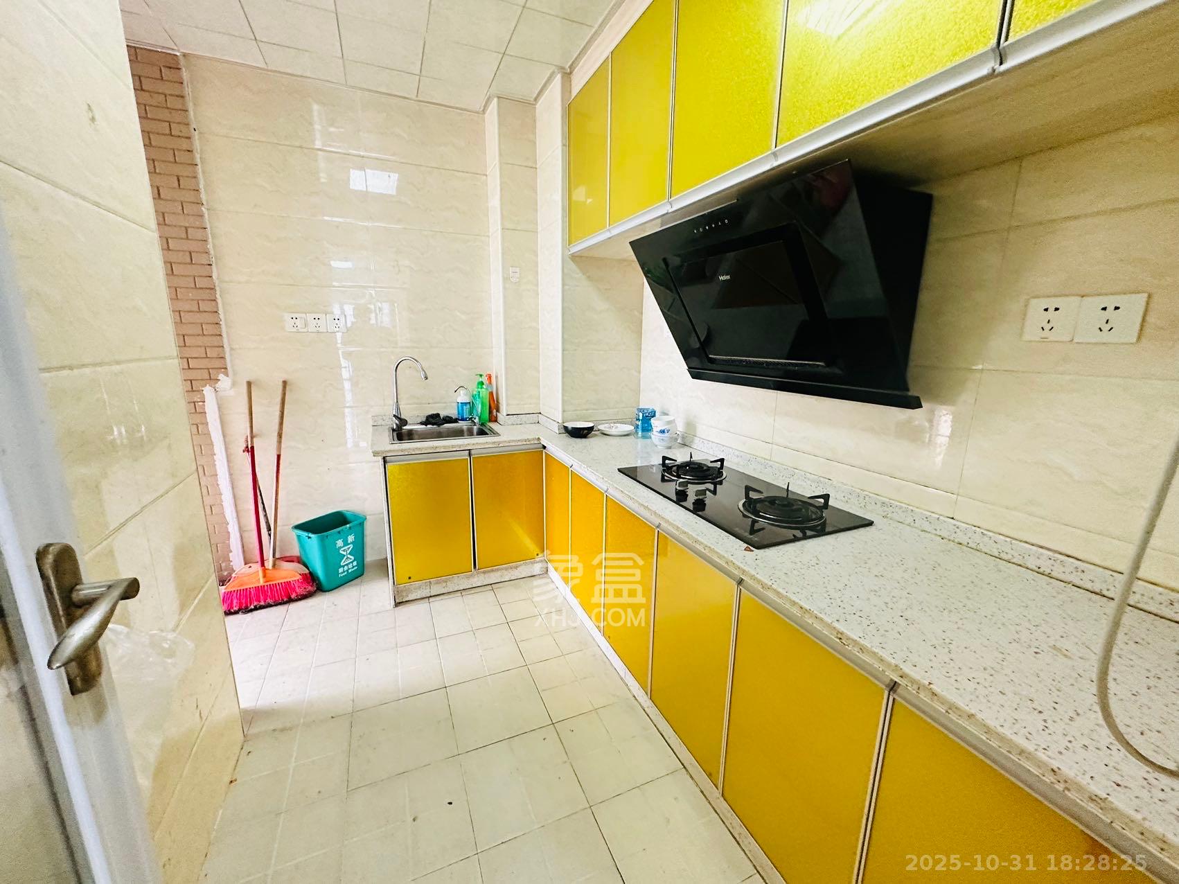 高盛华成  3室2厅1卫    2000.0元/月室内图