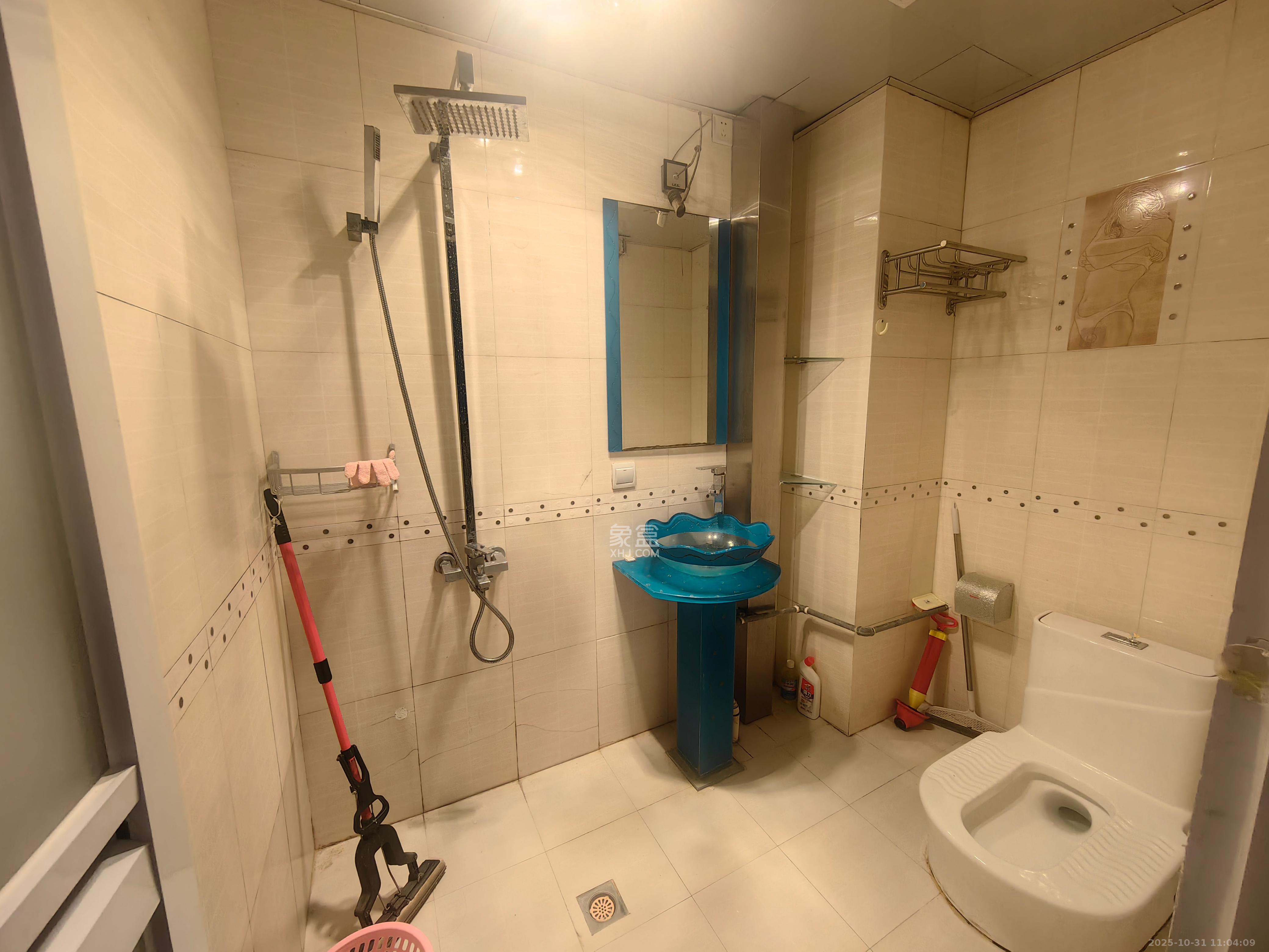 中远公馆  1室1厅1卫    1600.0元/月 中远公馆  1室1厅1卫    1600.0元/月室内图