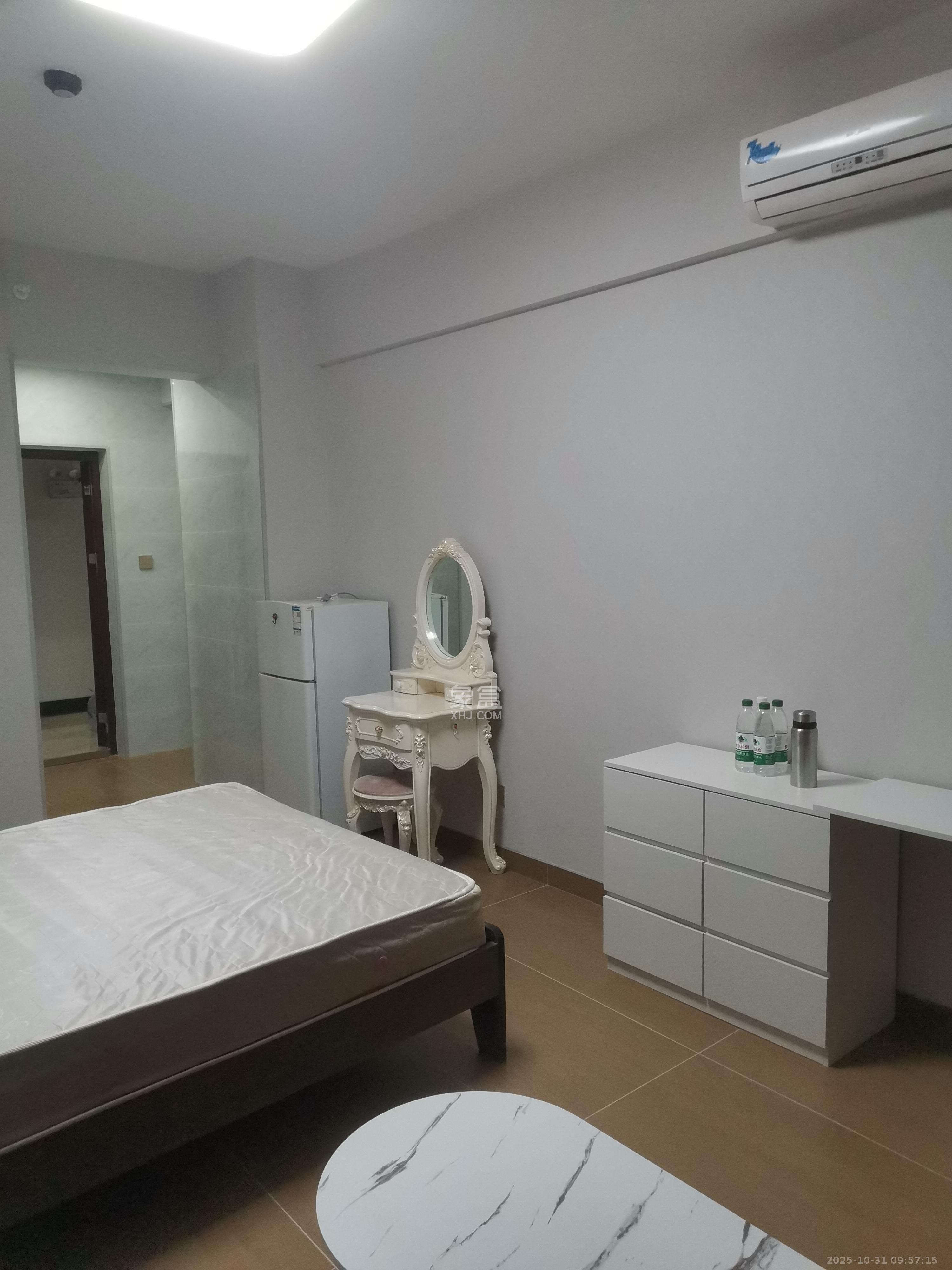 和府  1室1厅1卫    1300.0元/月室内图