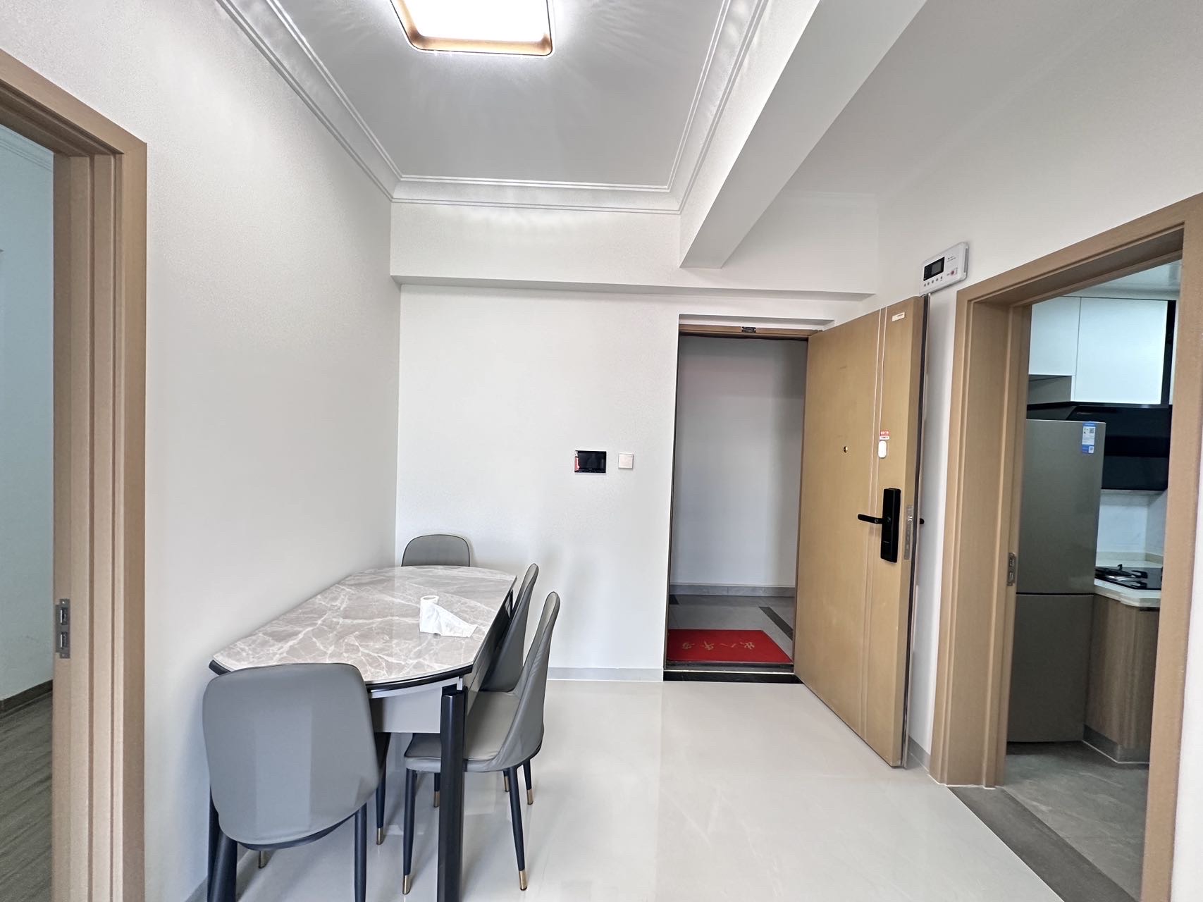 金龙城市广场二期  2室1厅1卫    2900.0元/月室内图