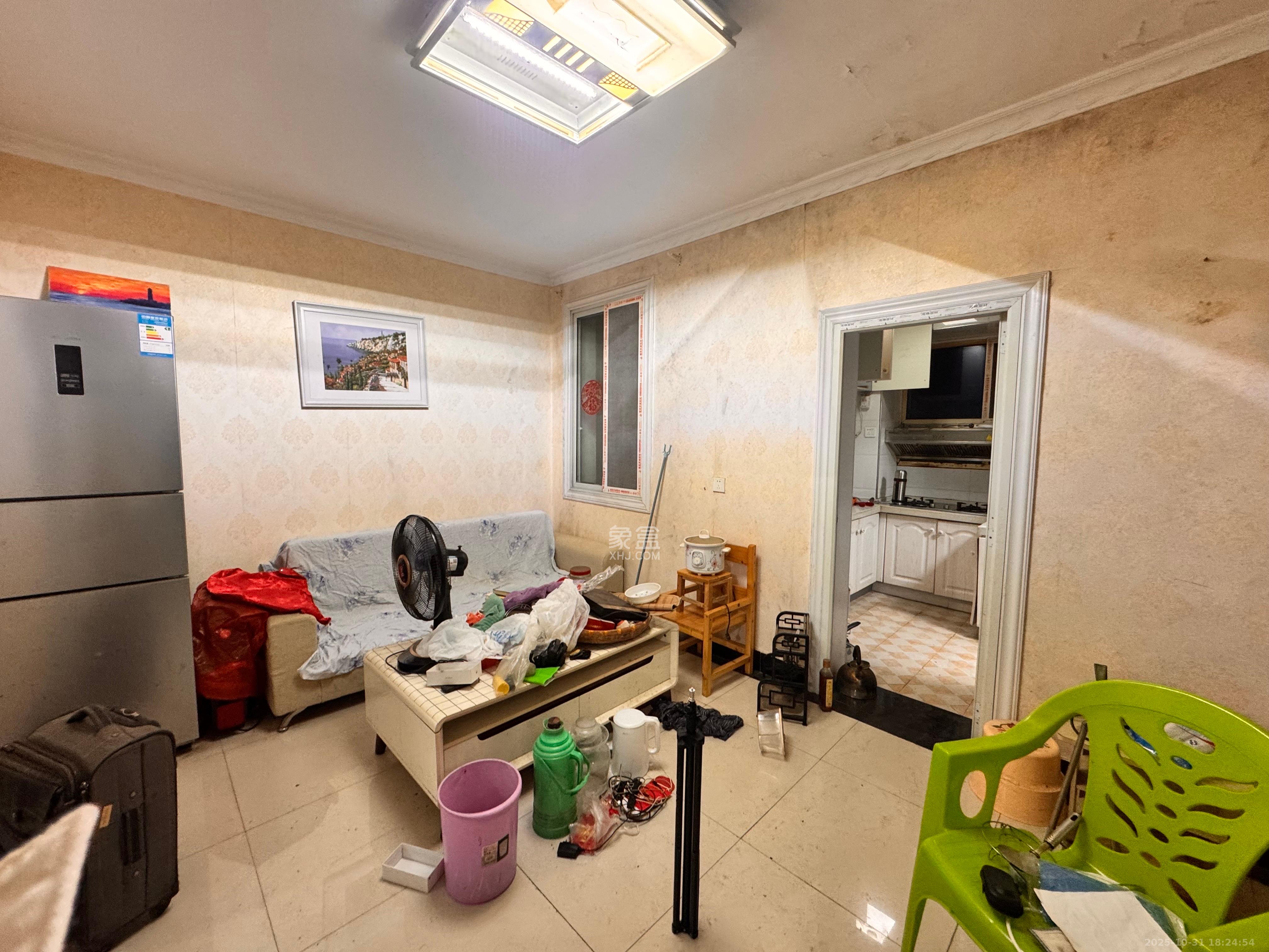 涂家冲社区（涂新小区、农商银行宿舍）  2室1厅1卫    1700.0元/月