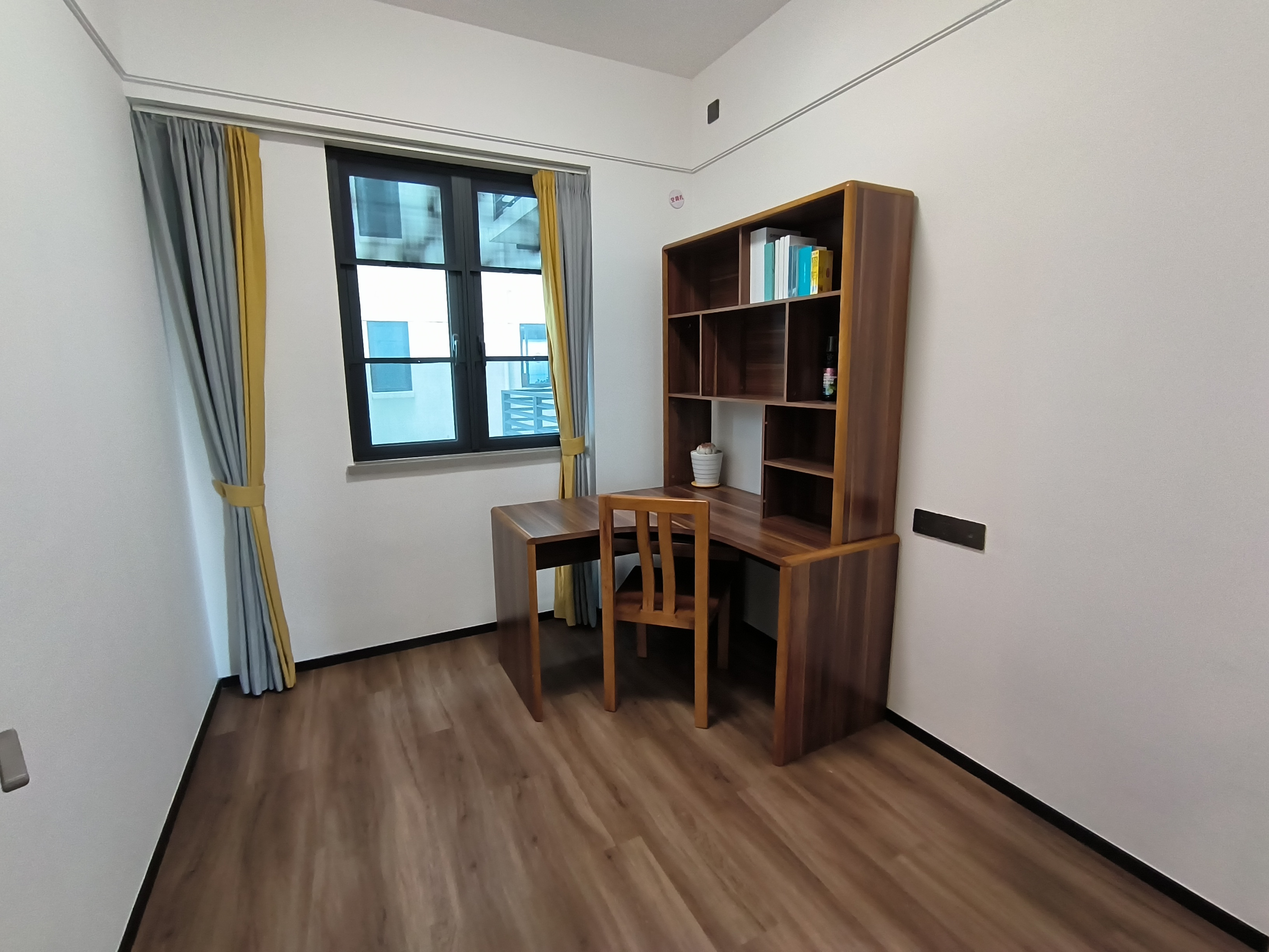 华润中心三期  4室2厅1卫    6200.0元/月室内图