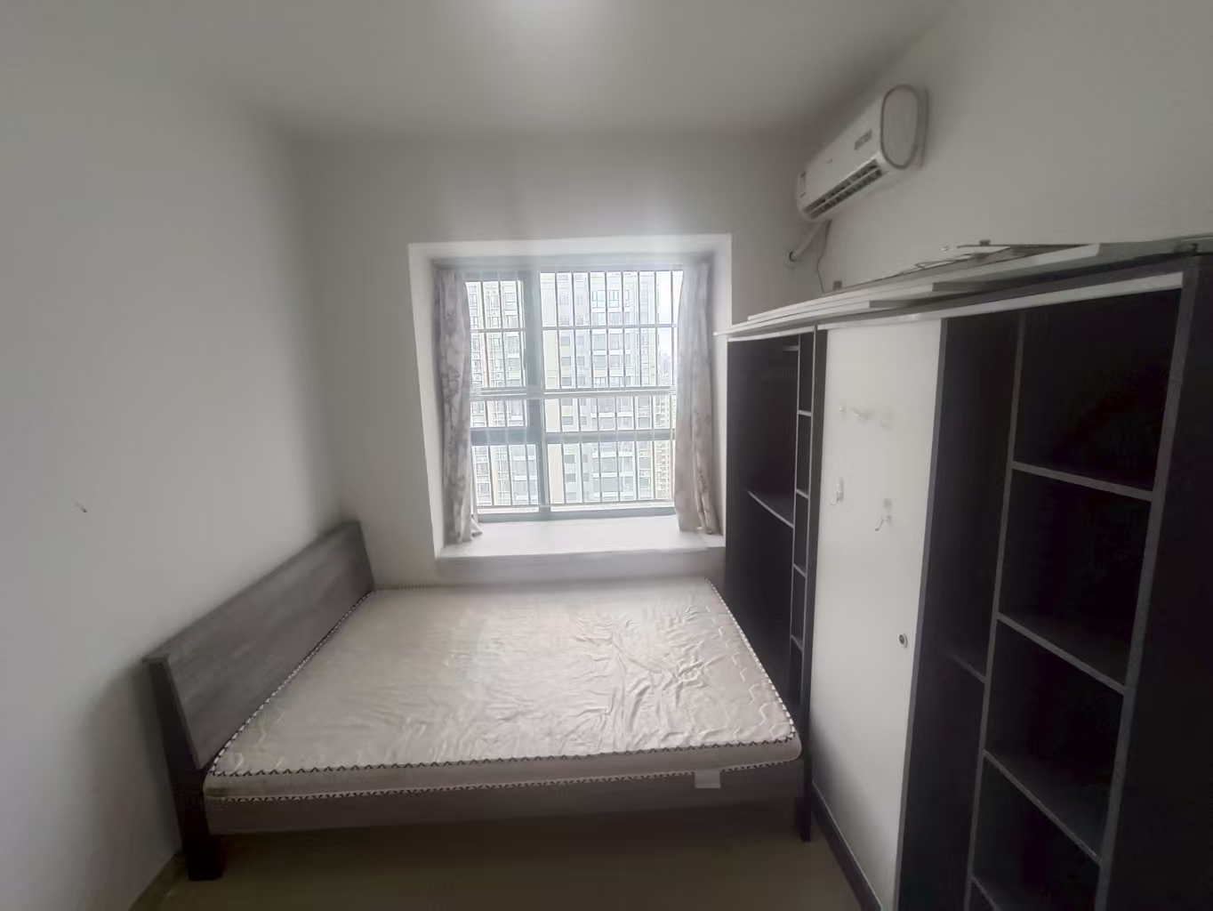 盛贤景都  1室0厅0卫    2000.0元/月 盛贤景都  1室0厅0卫    2000.0元/月室内图