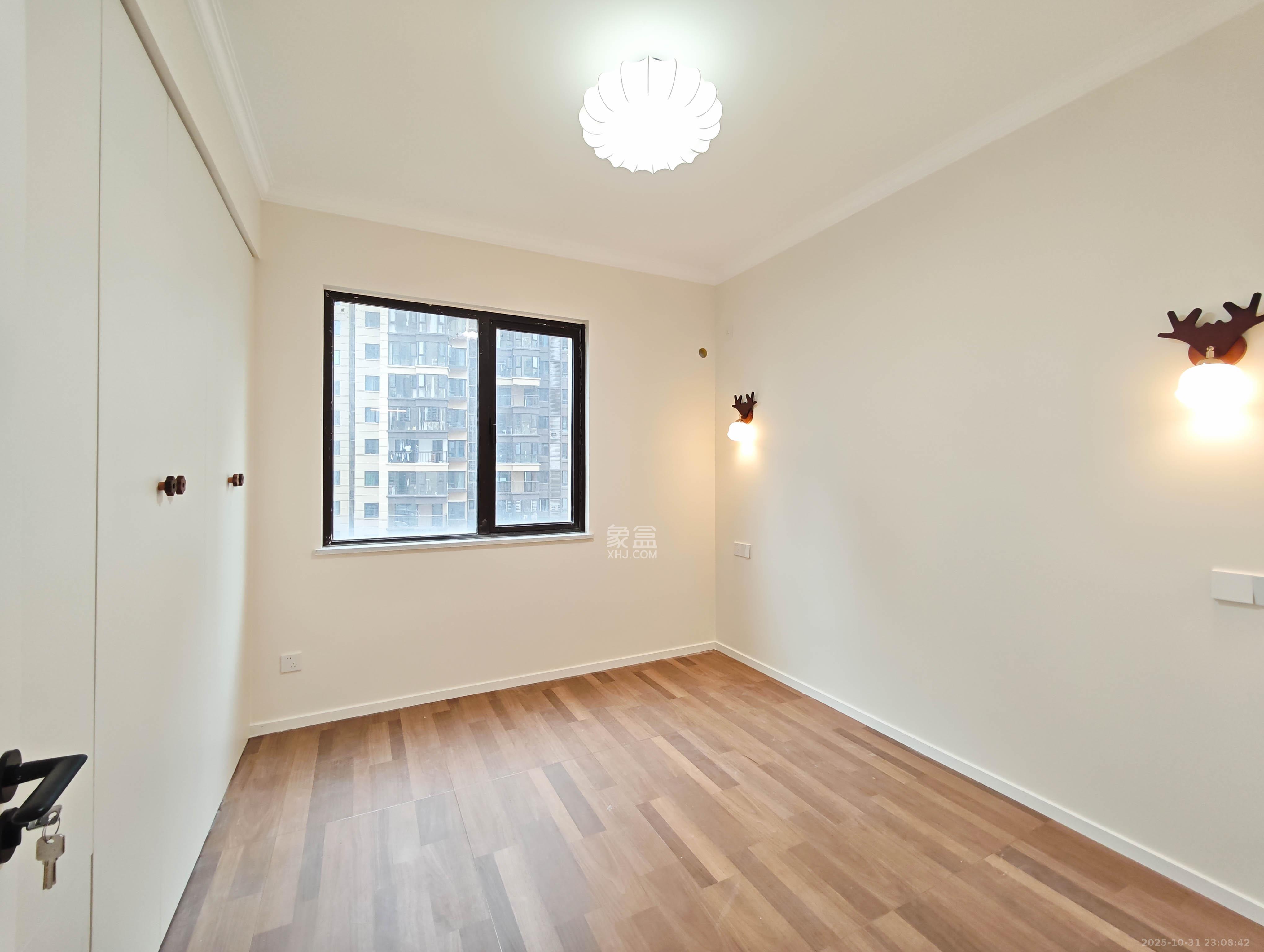 保利城(中航城国际社区、郡原美村) 4室2厅2卫 128.0万 保利城(中航城国际社区、郡原美村) 4室2厅2卫 128.0万卧室