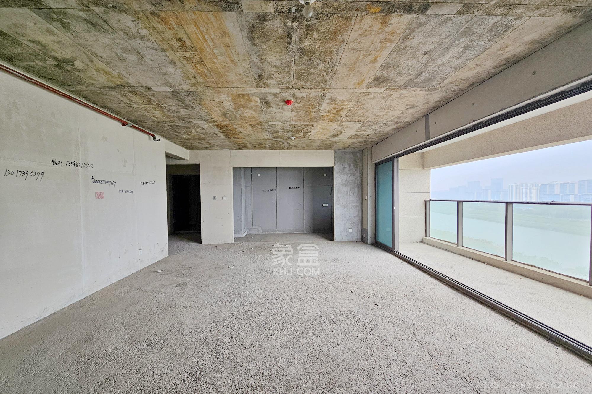 阳光城尚东湾愉景苑 4室2厅2卫 150.0万 阳光城尚东湾愉景苑 4室2厅2卫 150.0万客厅