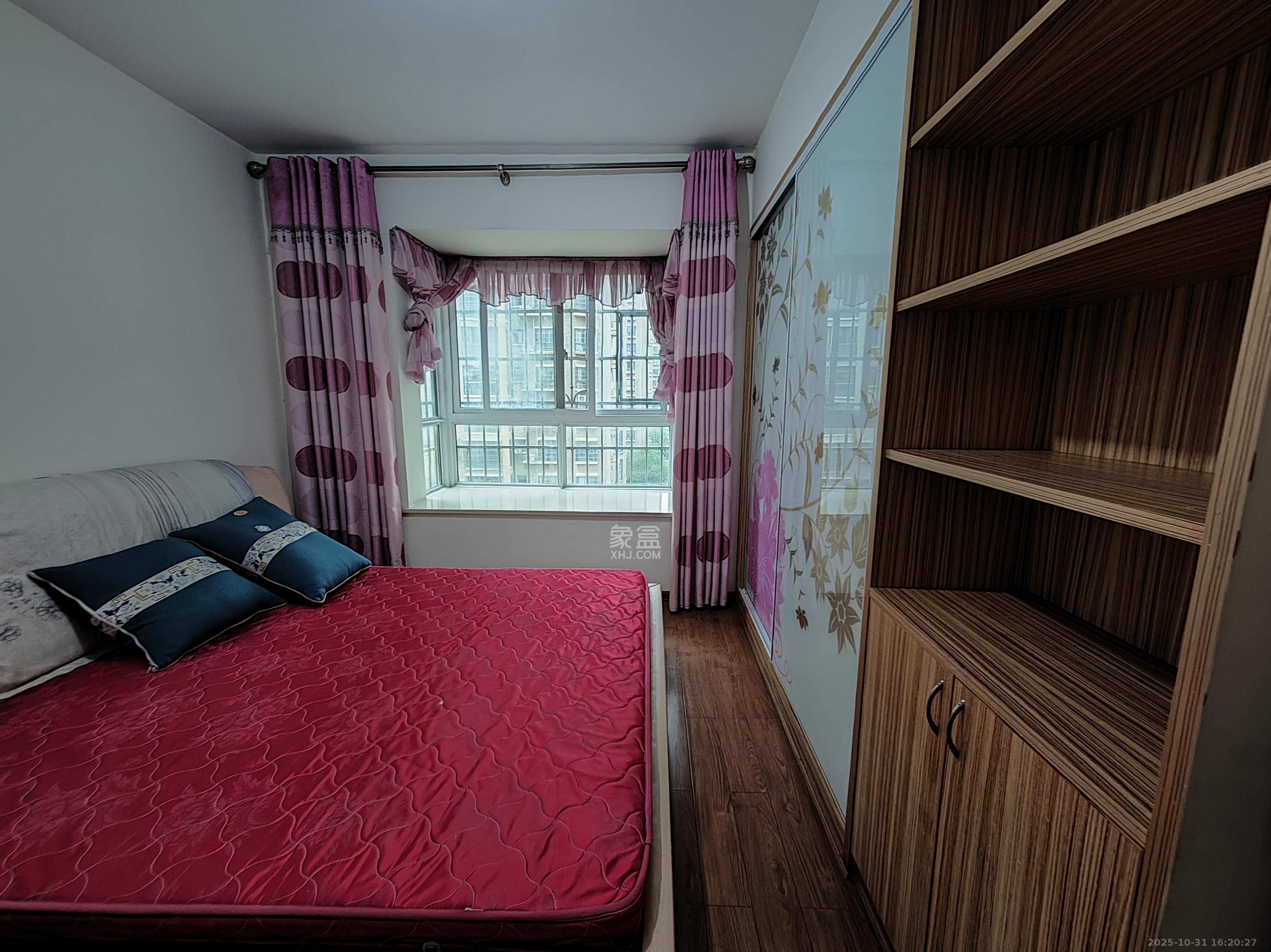 博雅湘水湾  3室2厅2卫    1800.0元/月室内图