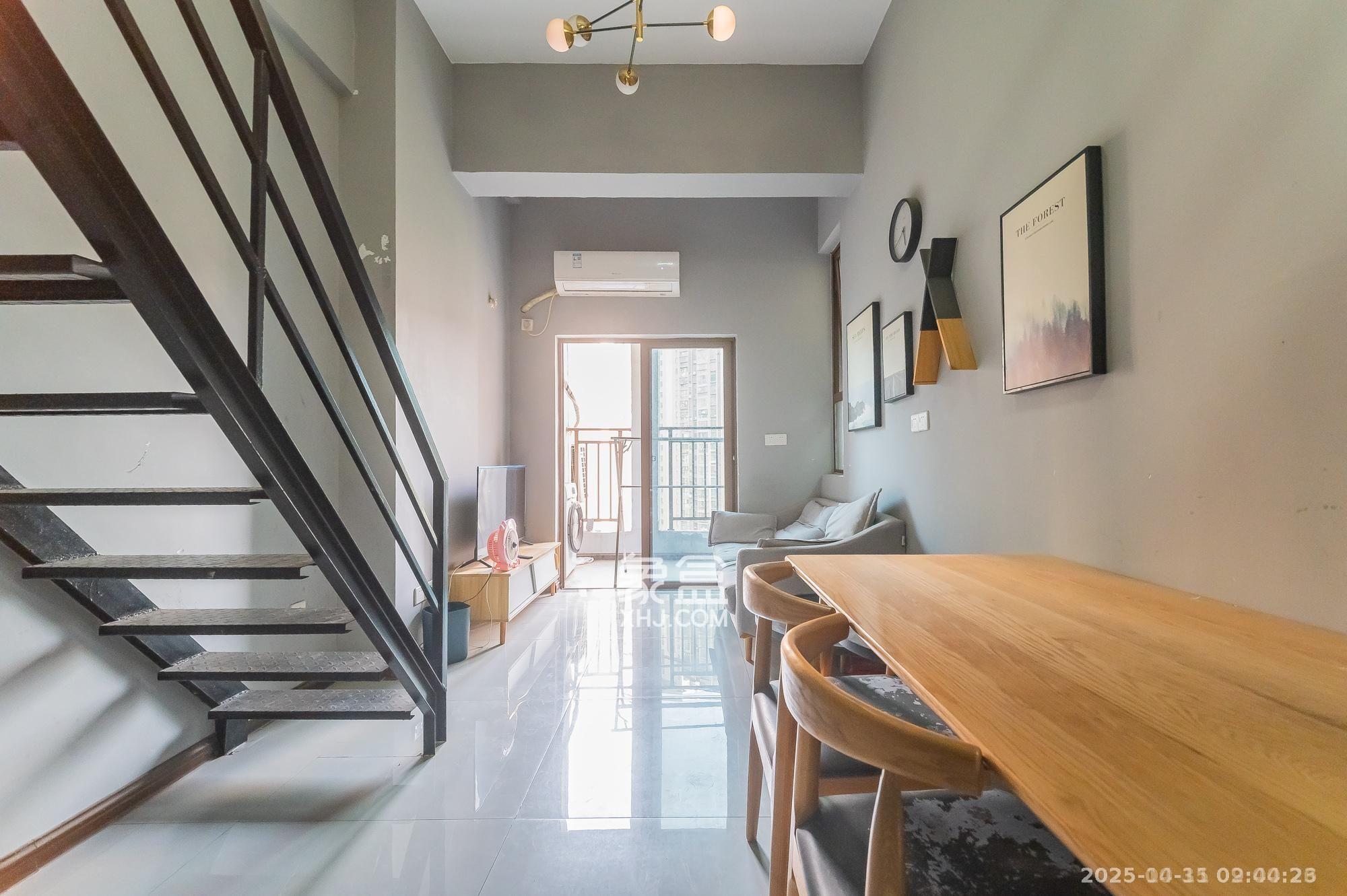 湖湾世景  1室1厅1卫    1200.0元/月室内图1