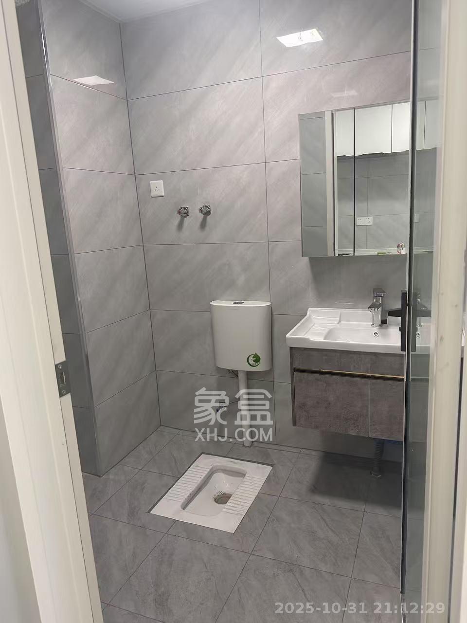 润和国际广场  1室1厅1卫    2000.0元/月 润和国际广场  1室1厅1卫    2000.0元/月室内图