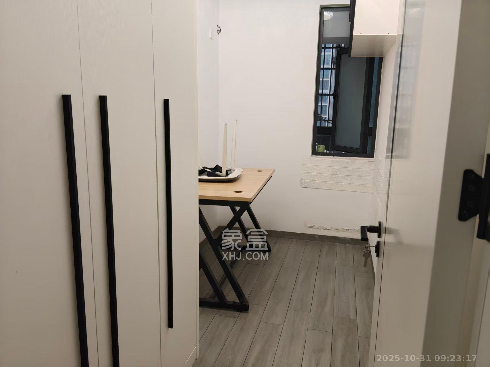 江景阳光  2室2厅1卫    1800.0元/月 江景阳光  2室2厅1卫    1800.0元/月室内图