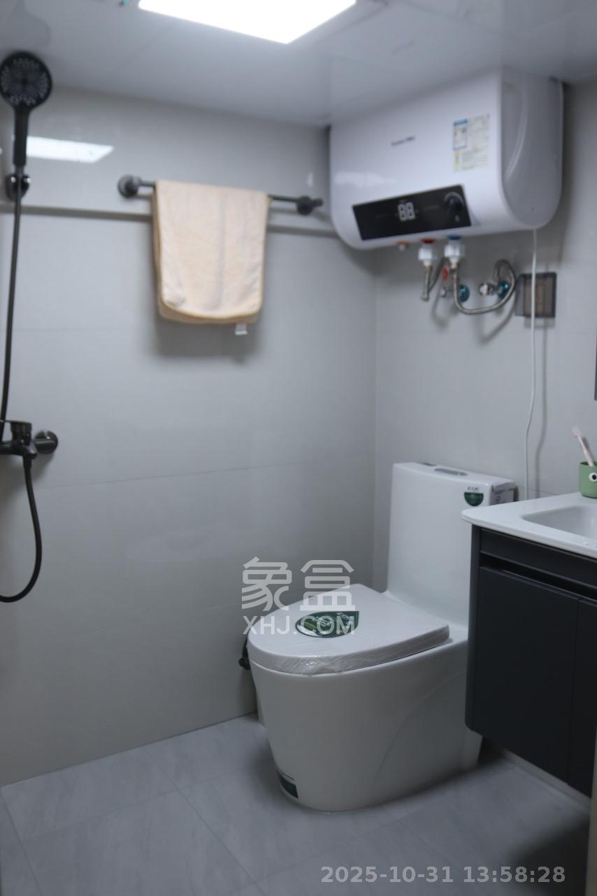 保利中环广场(保利中悦苑) 1室0厅1卫 1350.0元/月 保利中环广场(保利中悦苑) 1室0厅1卫 1350.0元/月室内图