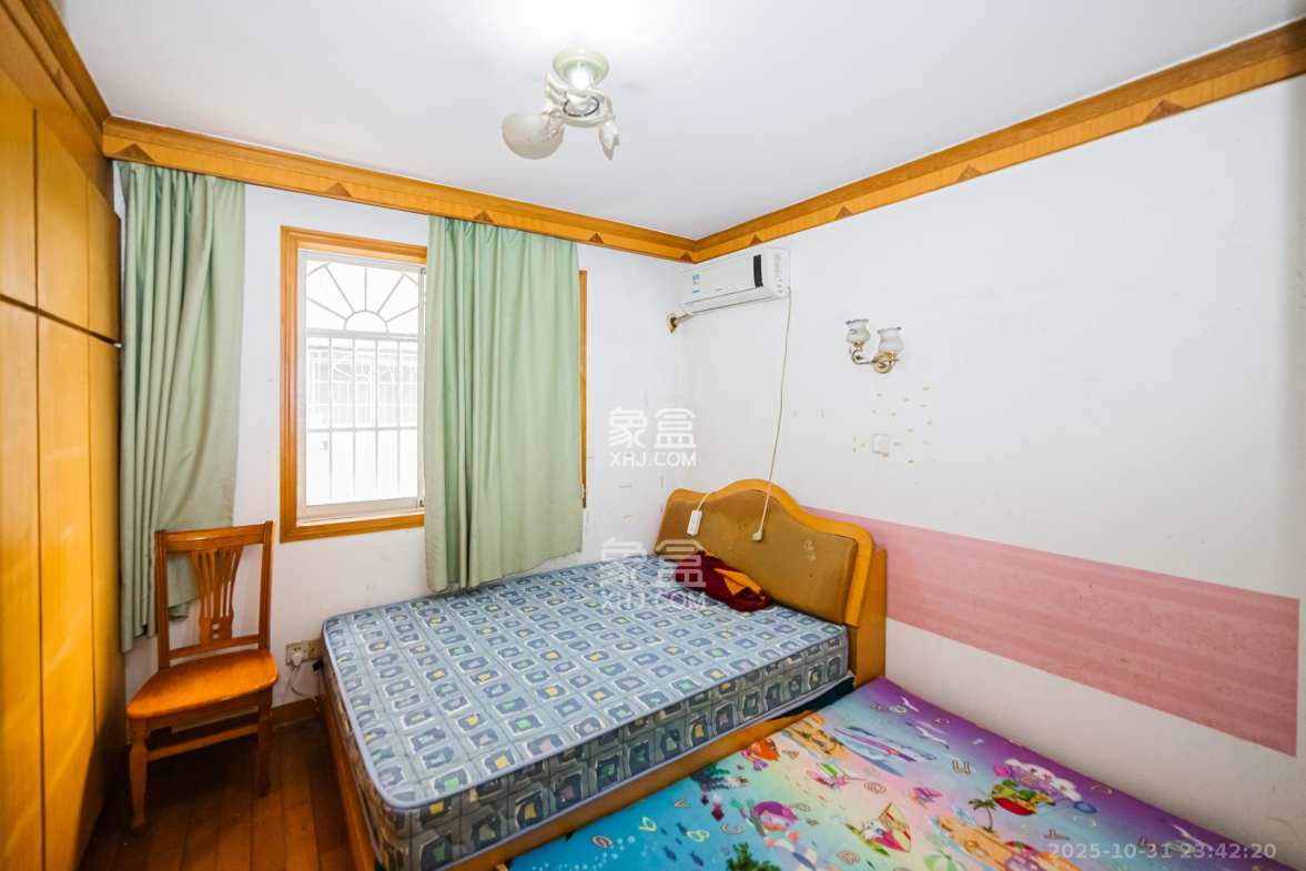 丽都苑 4室2厅2卫 77.0万 丽都苑 4室2厅2卫 77.0万卧室