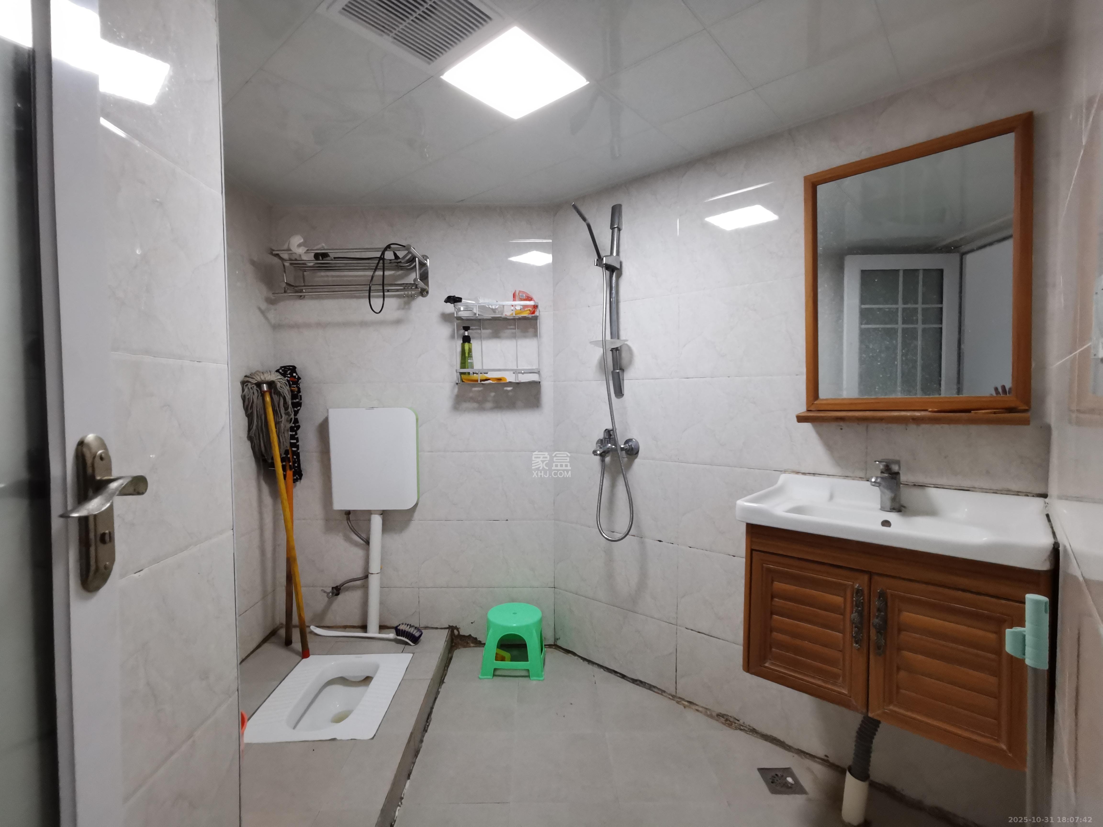 大财门公寓  2室1厅1卫    2400.0元/月 大财门公寓  2室1厅1卫    2400.0元/月室内图