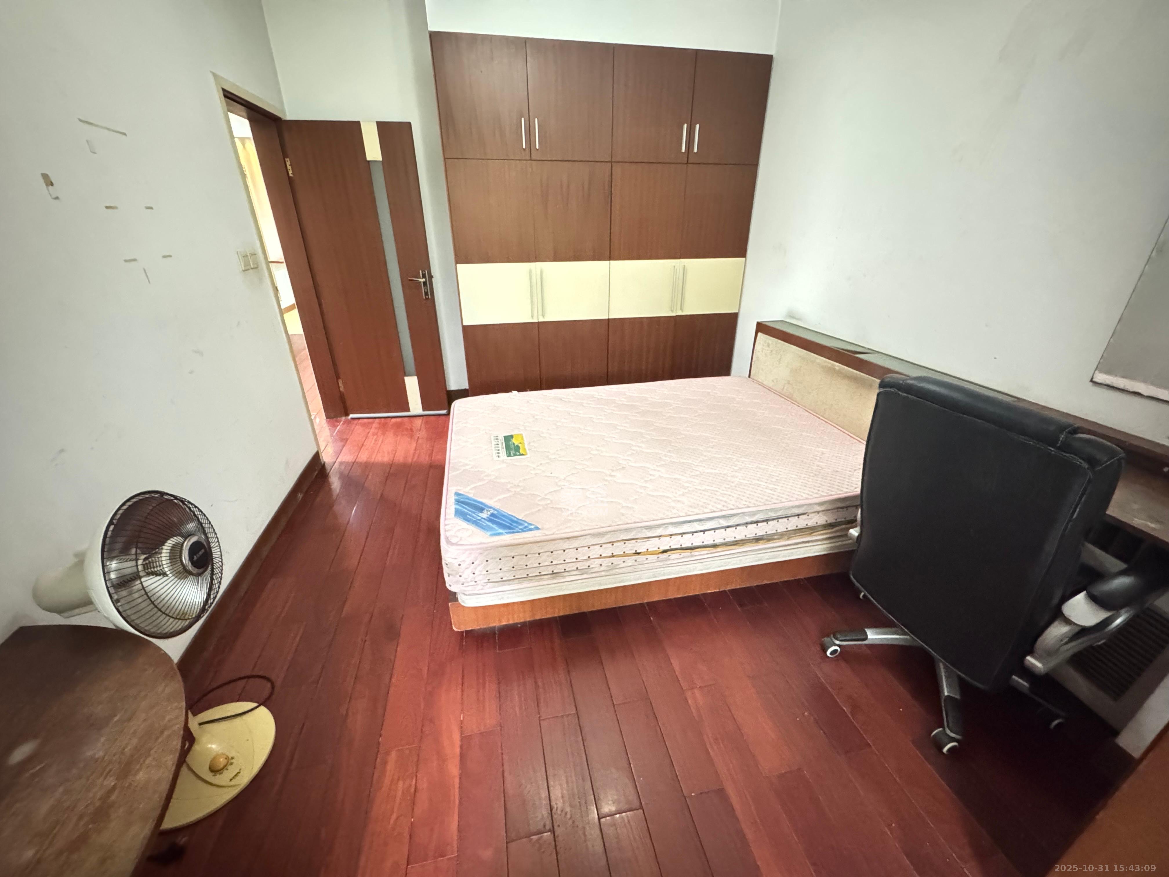 省政府机关梓园住宅区  2室2厅1卫    1900.0元/月室内图