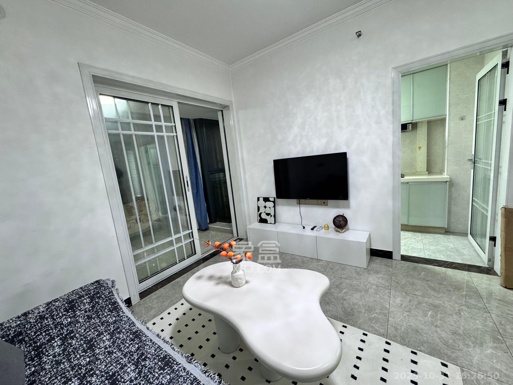 北辰三角洲E3区  1室1厅1卫    2400.0元/月室内图