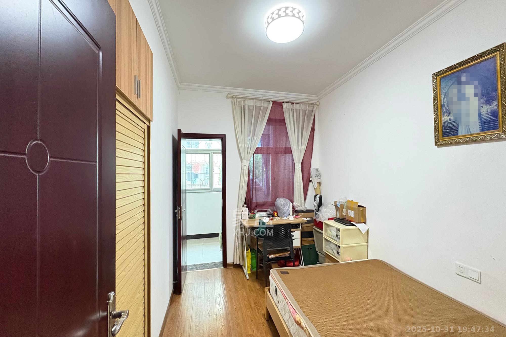 丝茅冲邮电二巷  2室2厅1卫    58.8万 丝茅冲邮电二巷  2室2厅1卫    58.8万卧室