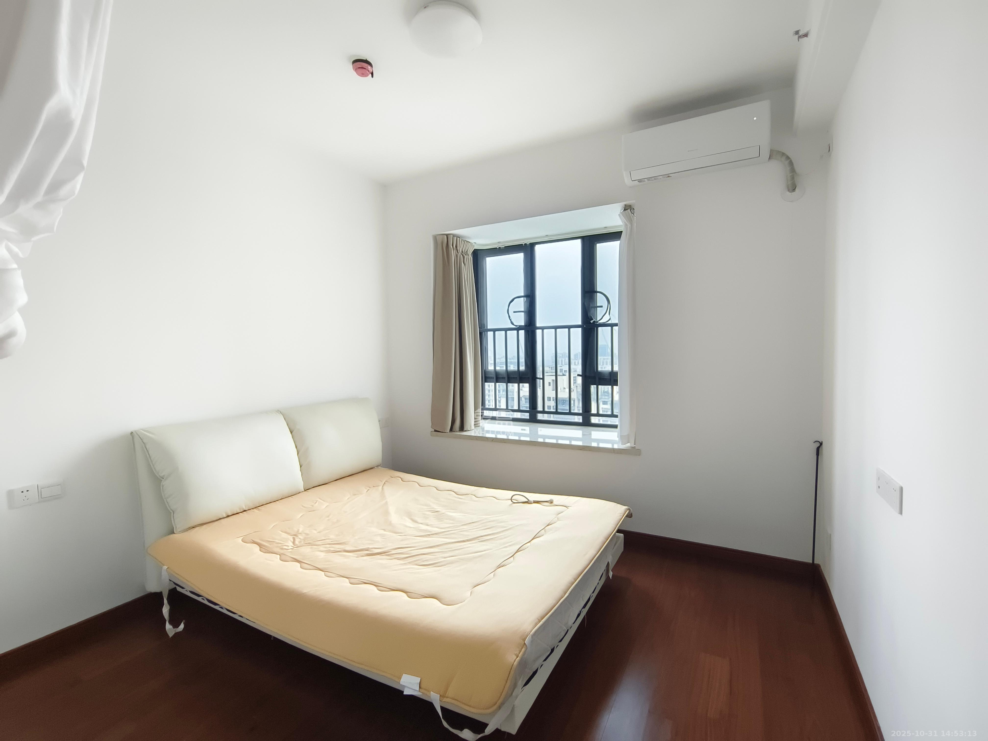 万润滨江天著  4室2厅2卫    3100.0元/月 万润滨江天著  4室2厅2卫    3100.0元/月室内图