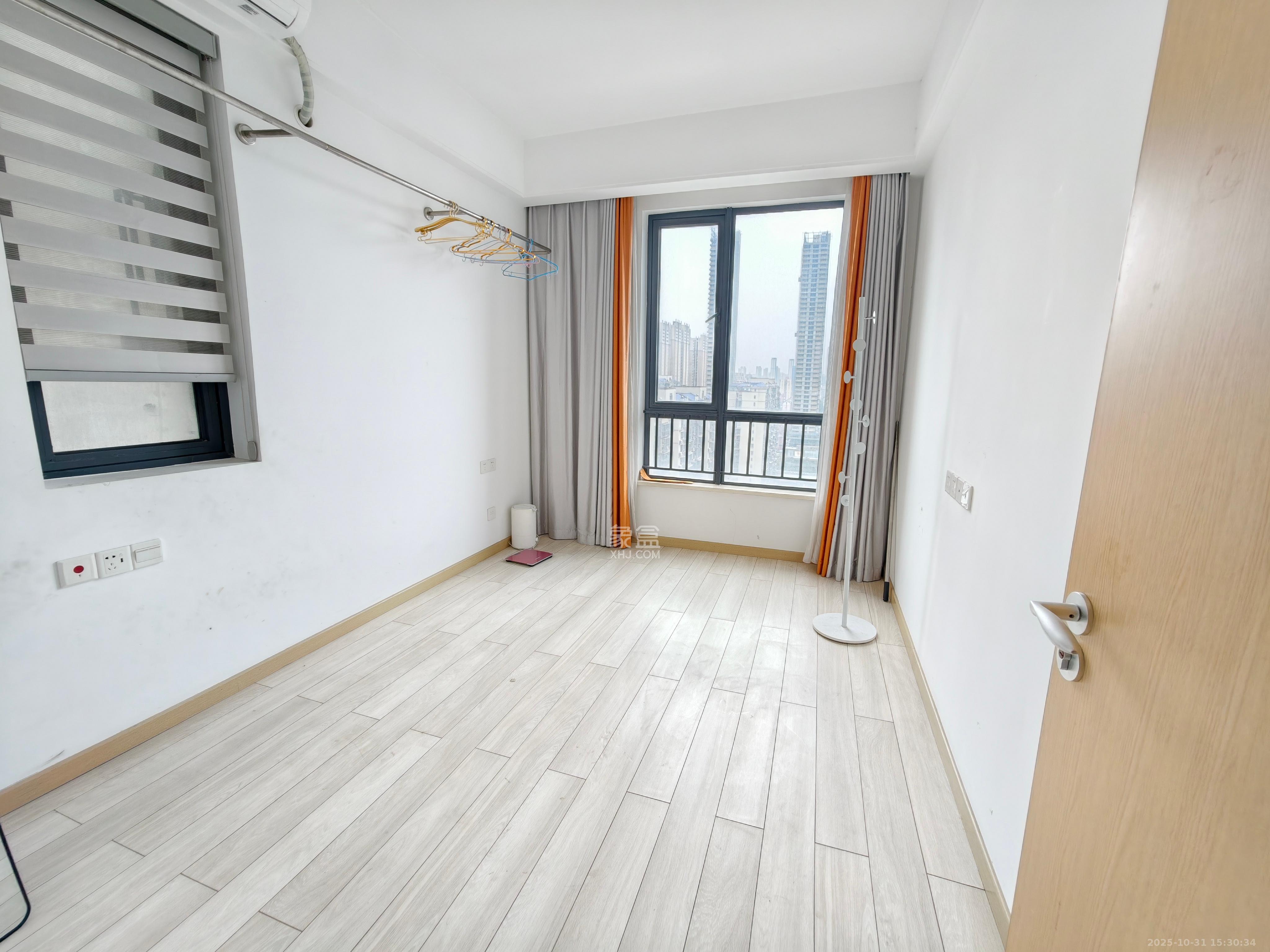 启迪协信中心  2室2厅1卫    2400.0元/月 启迪协信中心  2室2厅1卫    2400.0元/月室内图