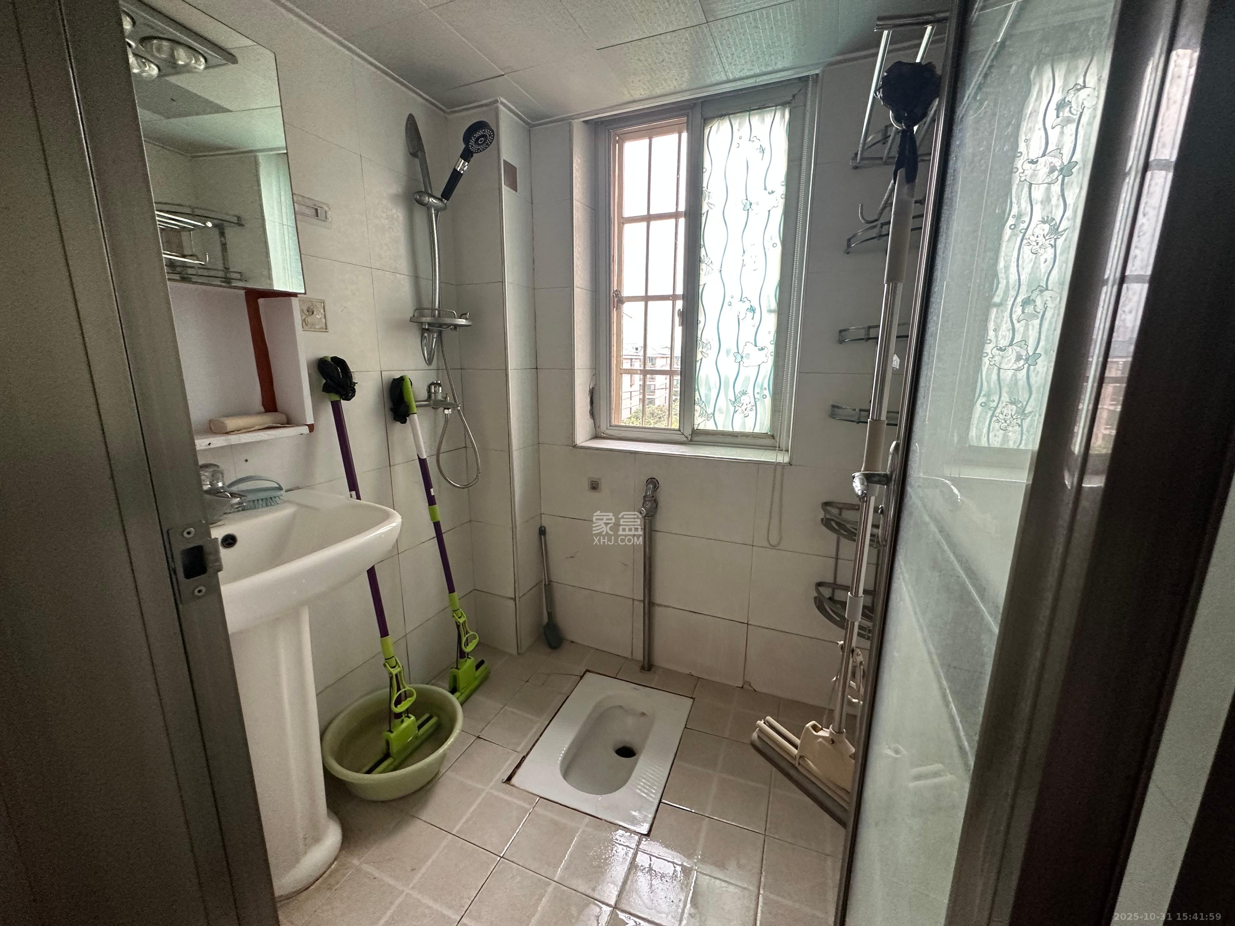 鄱阳小区 2室2厅1卫 1500.0元/月 鄱阳小区 2室2厅1卫 1500.0元/月室内图