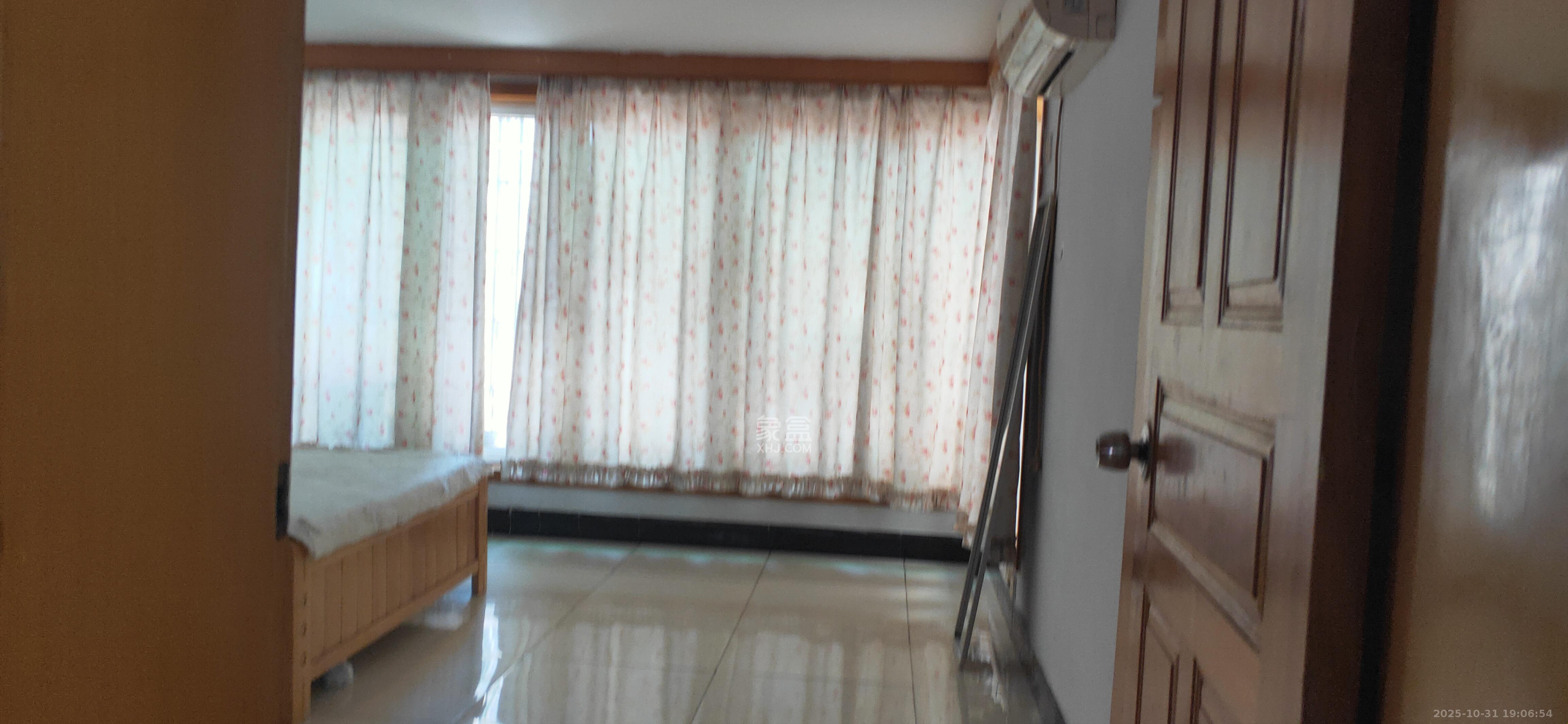 民基大厦 2室2厅1卫 1800.0元/月 民基大厦 2室2厅1卫 1800.0元/月室内图