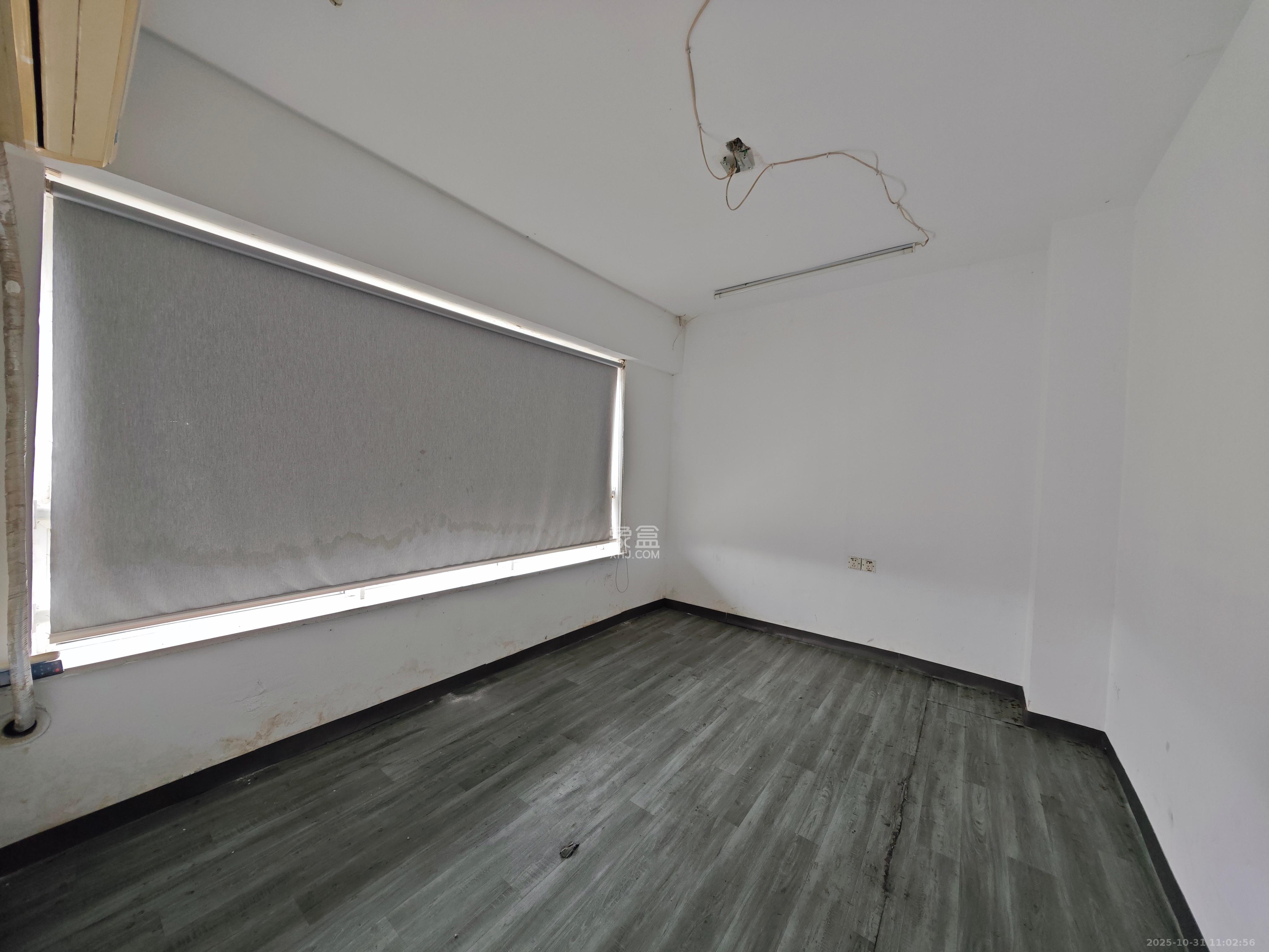 他城（天鸿时代公寓）  4室2厅2卫    2000.0元/月室内图