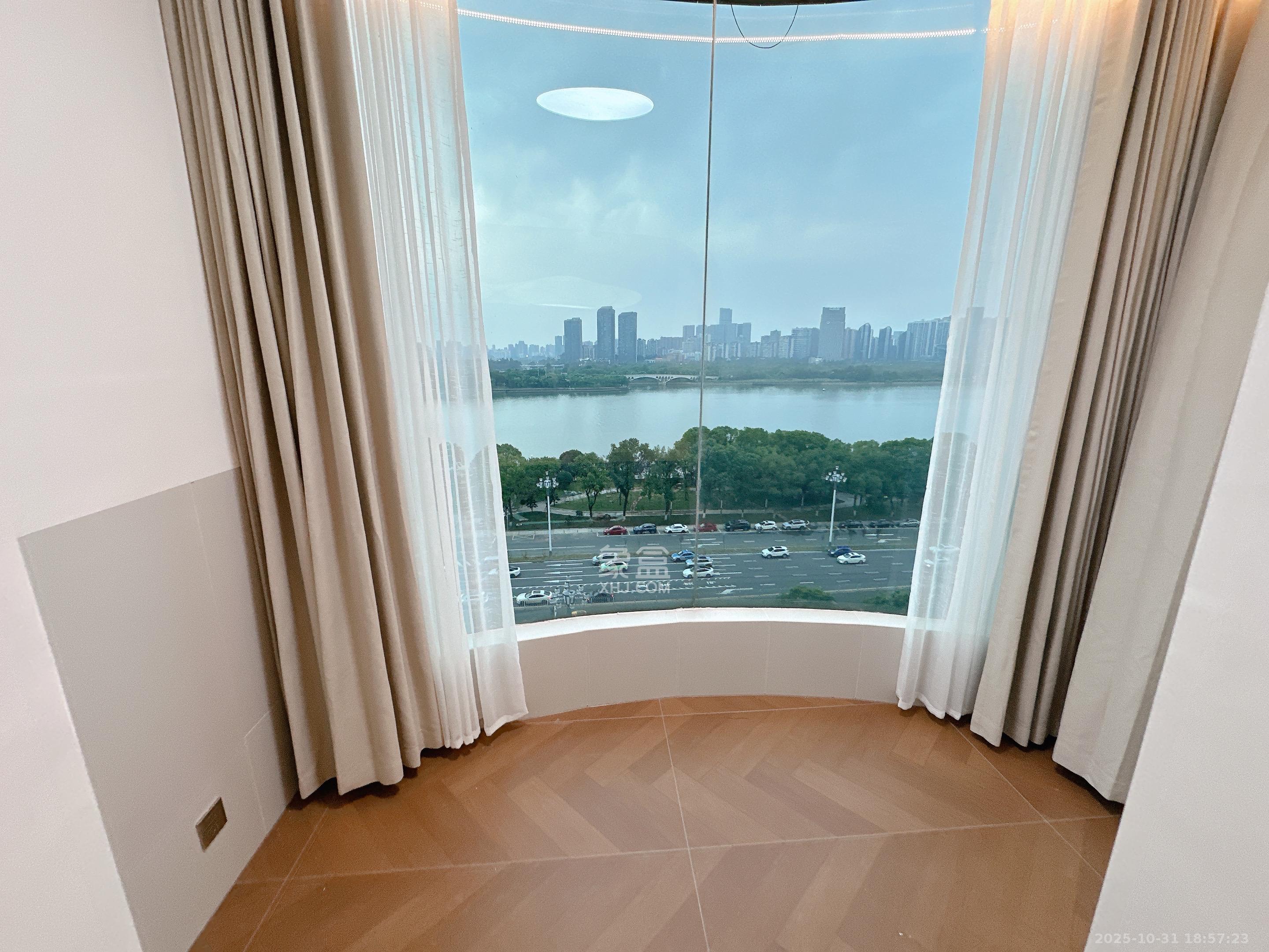 欧陆经典  2室1厅1卫    5500.0元/月 欧陆经典  2室1厅1卫    5500.0元/月室内图