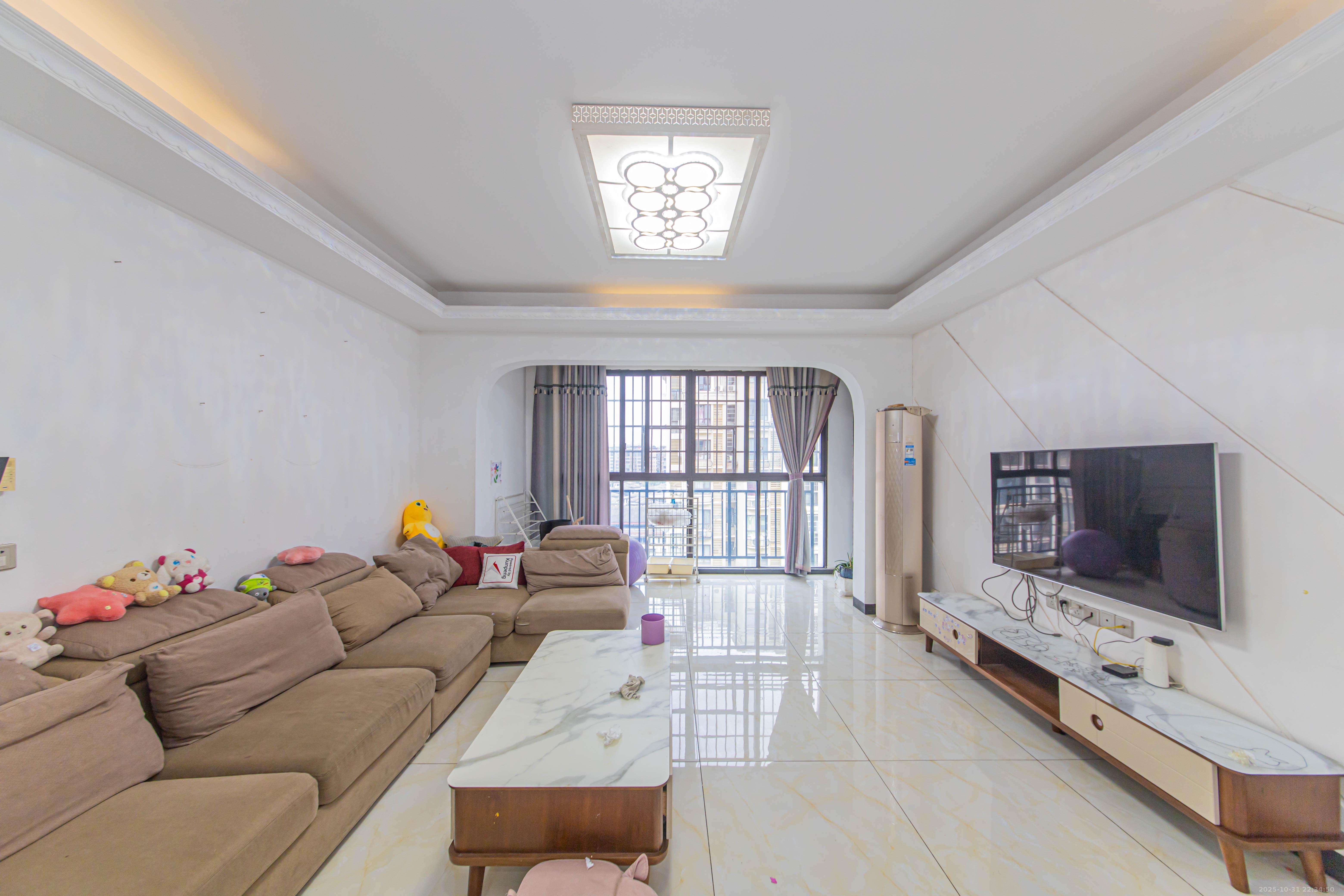 金房奥斯卡  4室2厅1卫    113.0万