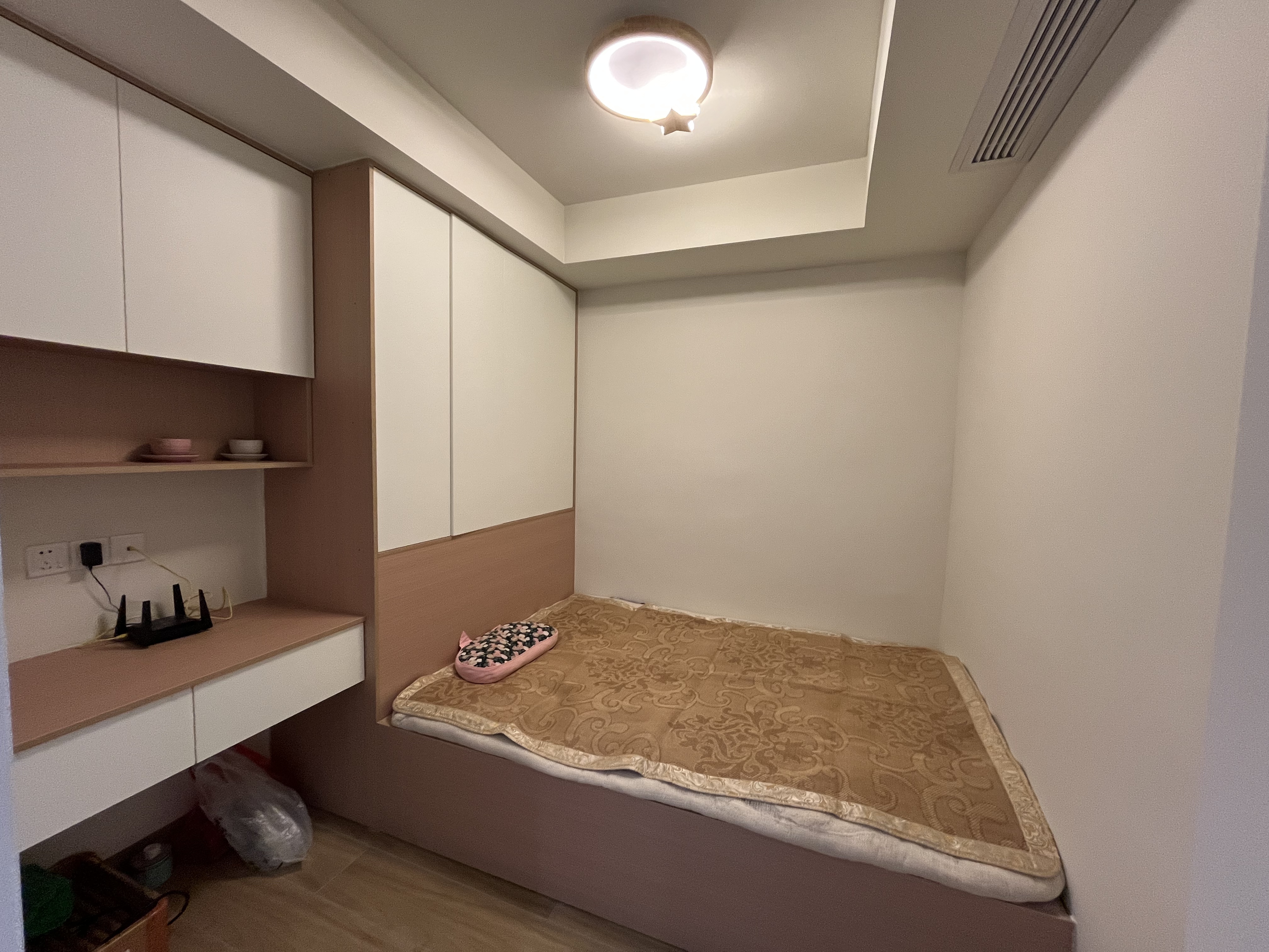 当代尚品苑 1室0厅0卫 182.0万 当代尚品苑 1室0厅0卫 182.0万室内图