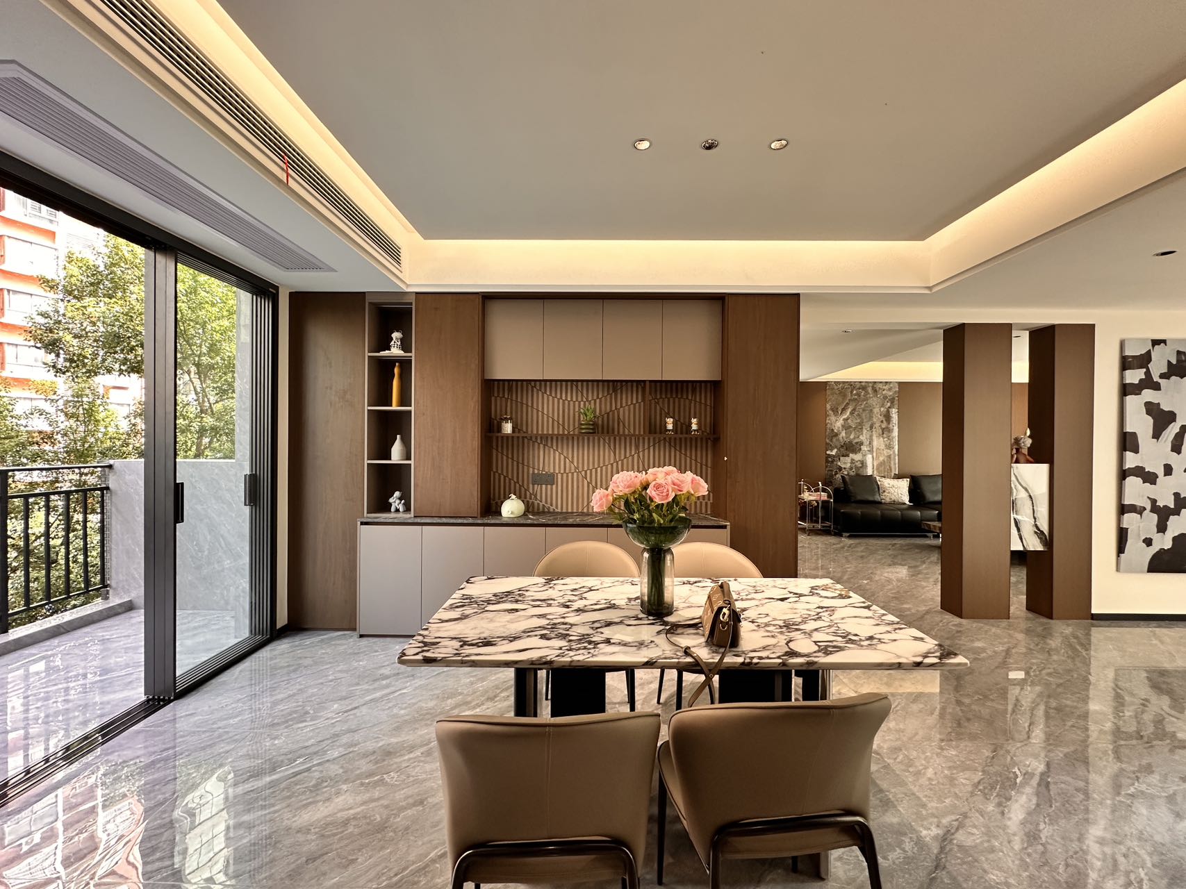 城市风景 4室2厅3卫 99.8万 城市风景 4室2厅3卫 99.8万室内图