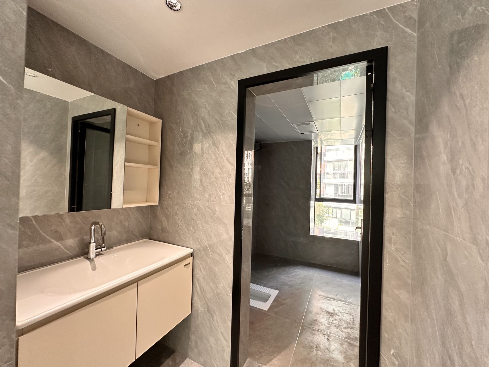 城市风景 4室2厅3卫 99.8万 城市风景 4室2厅3卫 99.8万室内图