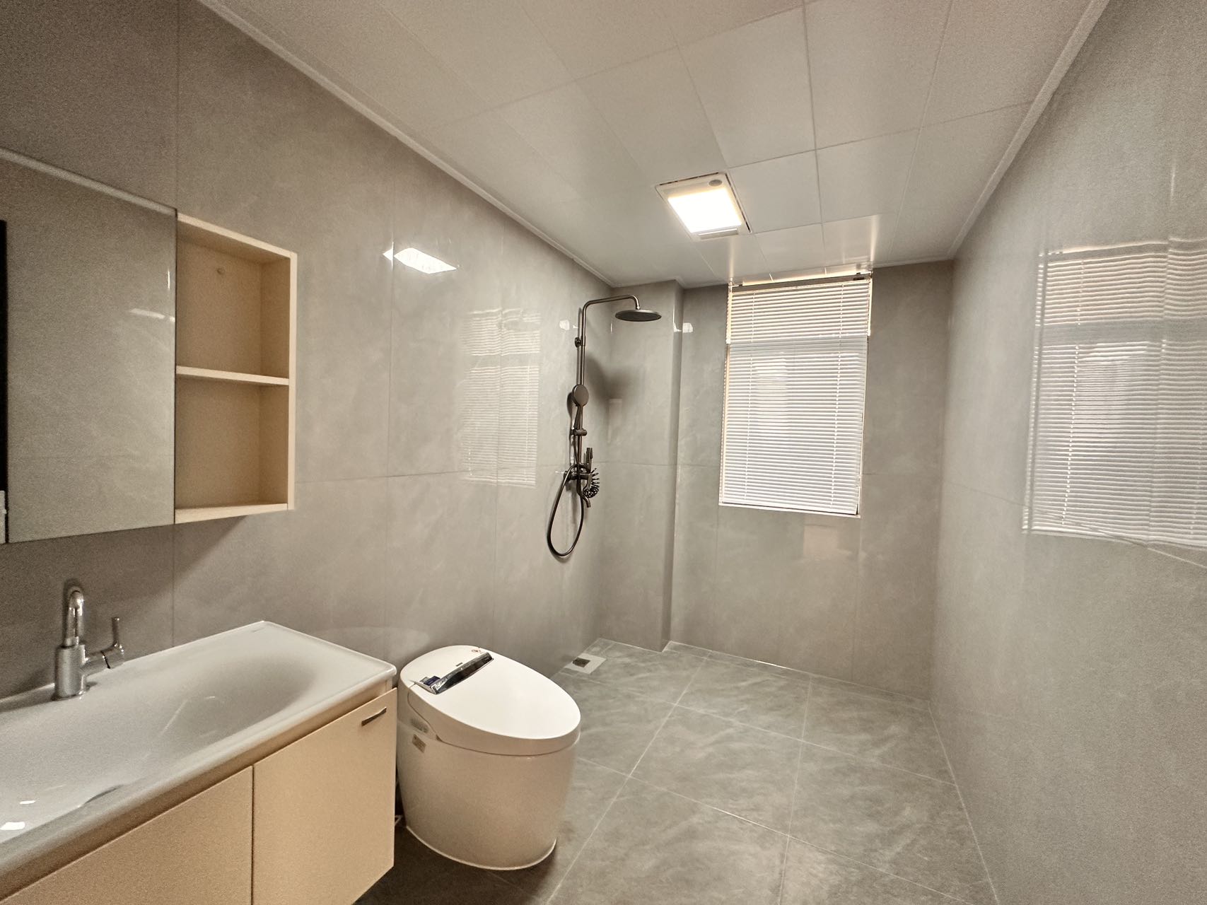 城市风景 4室2厅3卫 99.8万 城市风景 4室2厅3卫 99.8万室内图