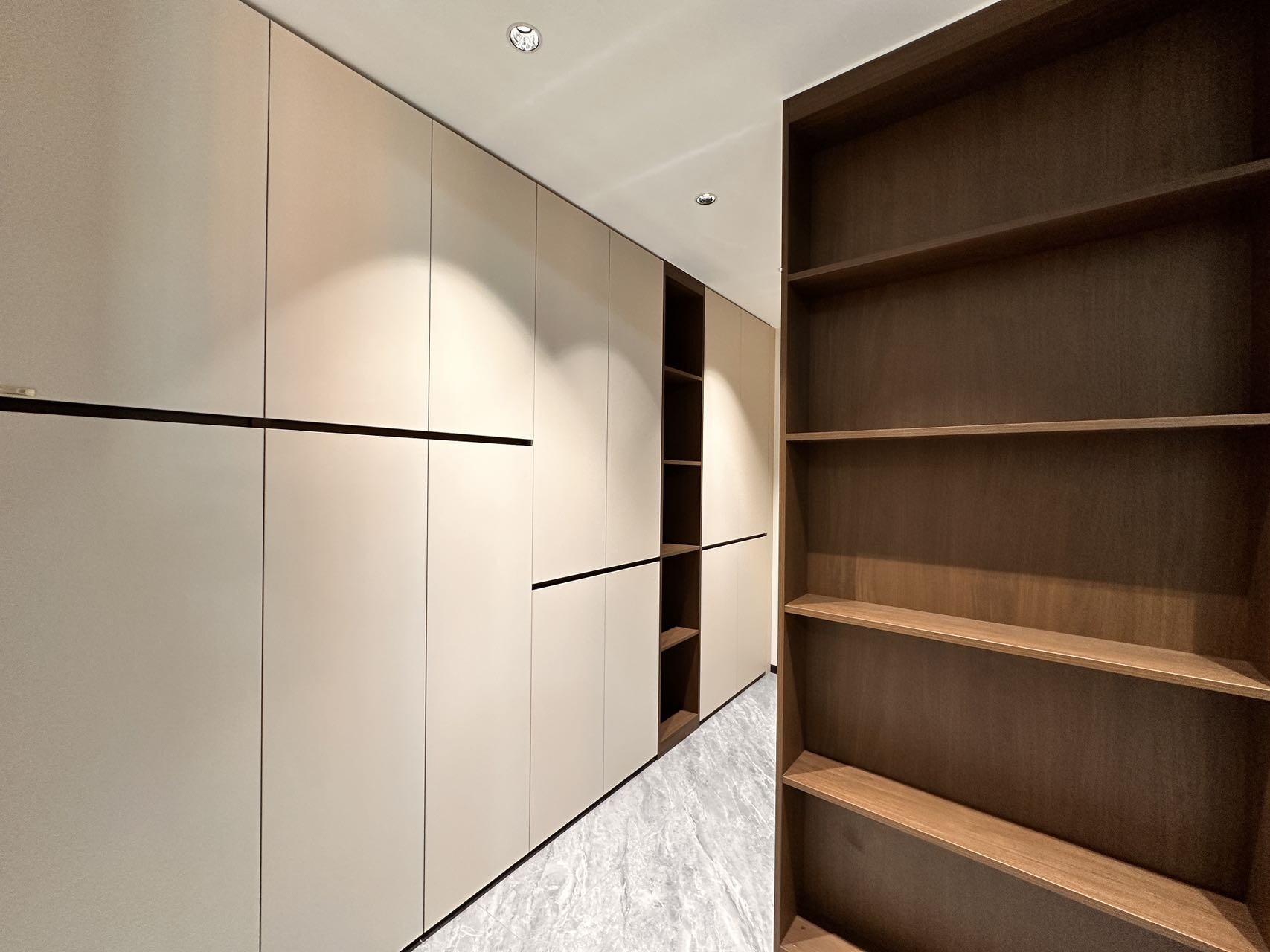 城市风景 4室2厅3卫 99.8万 城市风景 4室2厅3卫 99.8万室内图