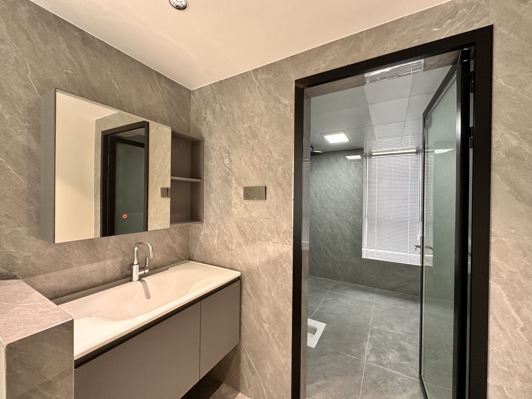 城市风景 4室2厅3卫 99.8万 城市风景 4室2厅3卫 99.8万室内图