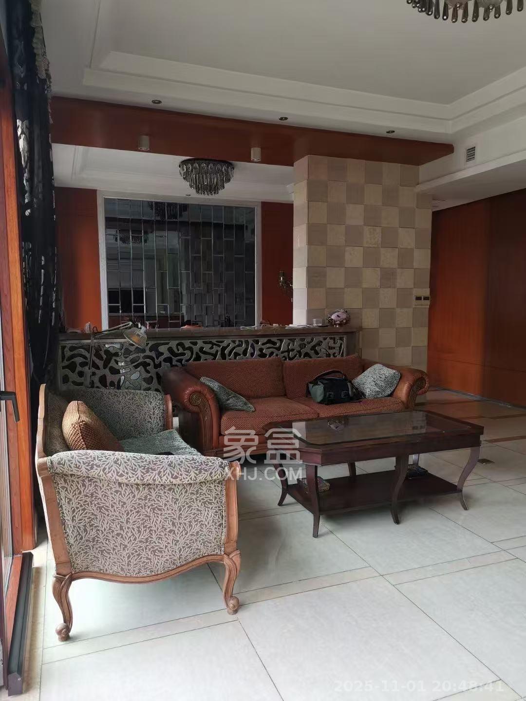 维一星城  4室2厅2卫    10000.0元/月室内图