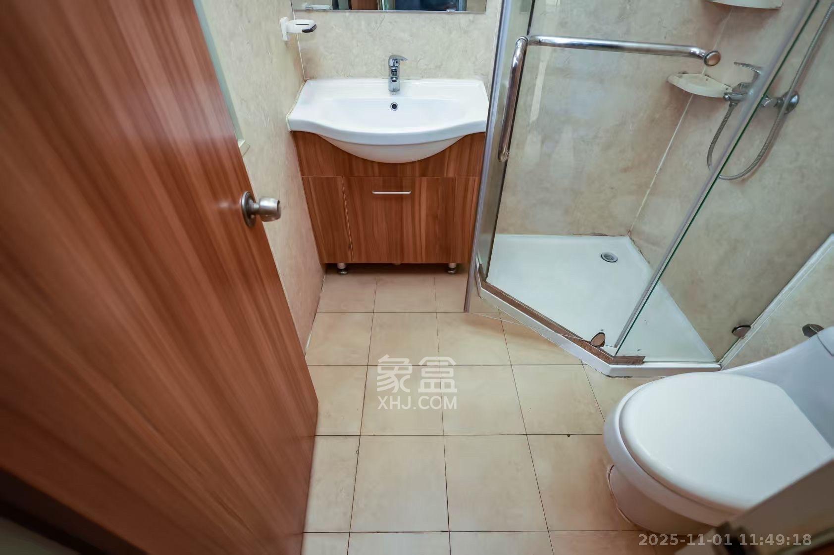 麓谷小镇  3室2厅1卫    2800.0元/月室内图